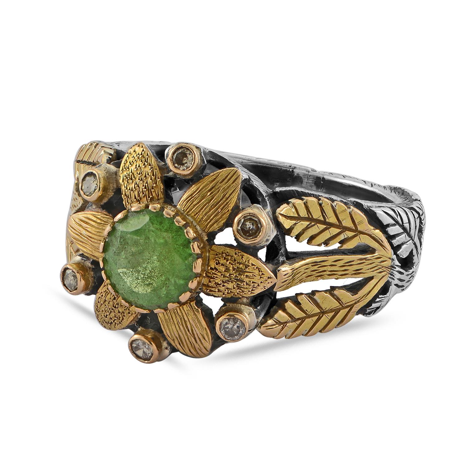 Contemporary  Tsavorite Diamond 18 Karat Yellow Gold Cocktail Ring For Sale