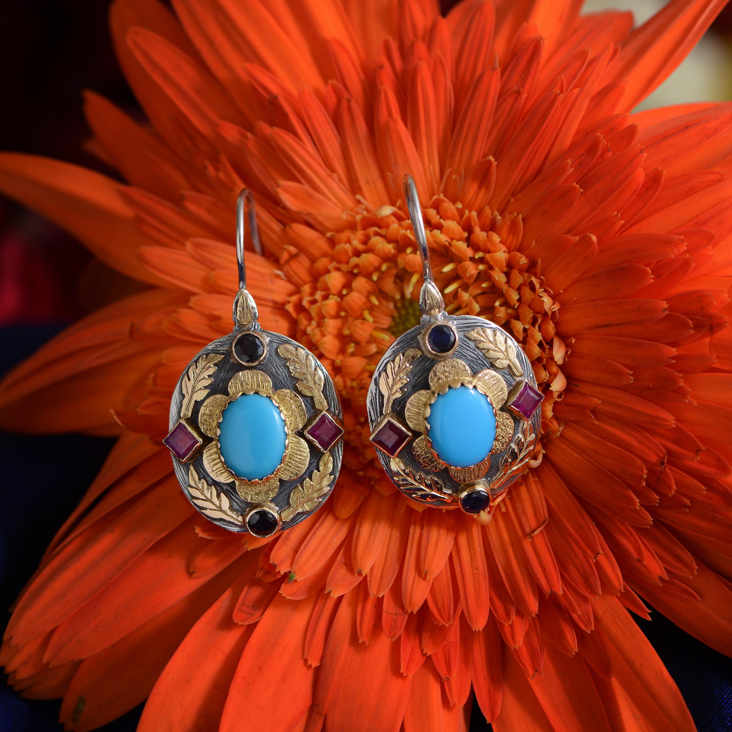  Pendants d'oreilles en argent et or 18 carats avec turquoise, rubis et saphir Neuf - En vente à Frome, Somerset