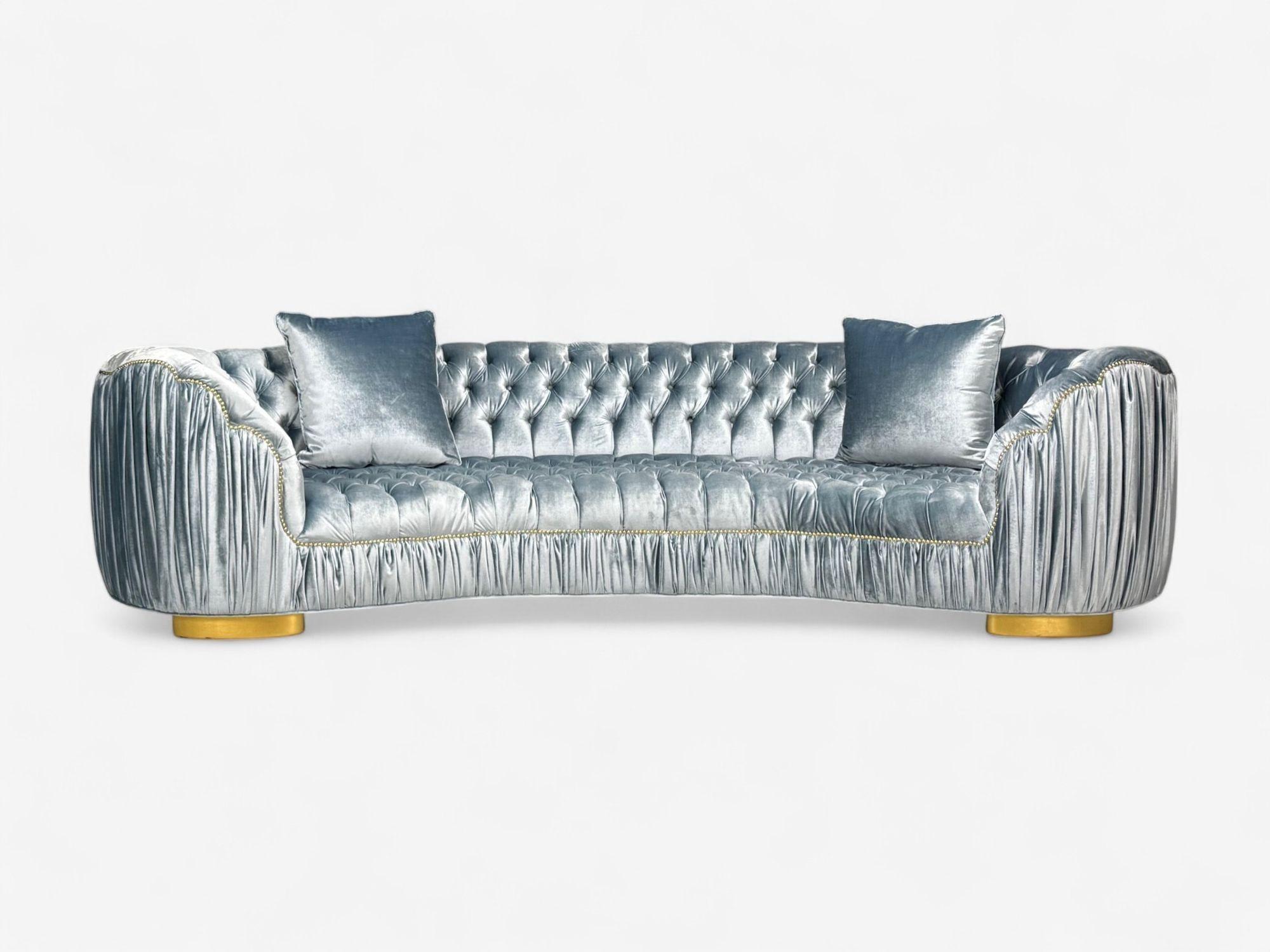 Sofá curvo Emma de Haute House para Neiman Marcus, Madera noble, Terciopelo Moderno en venta
