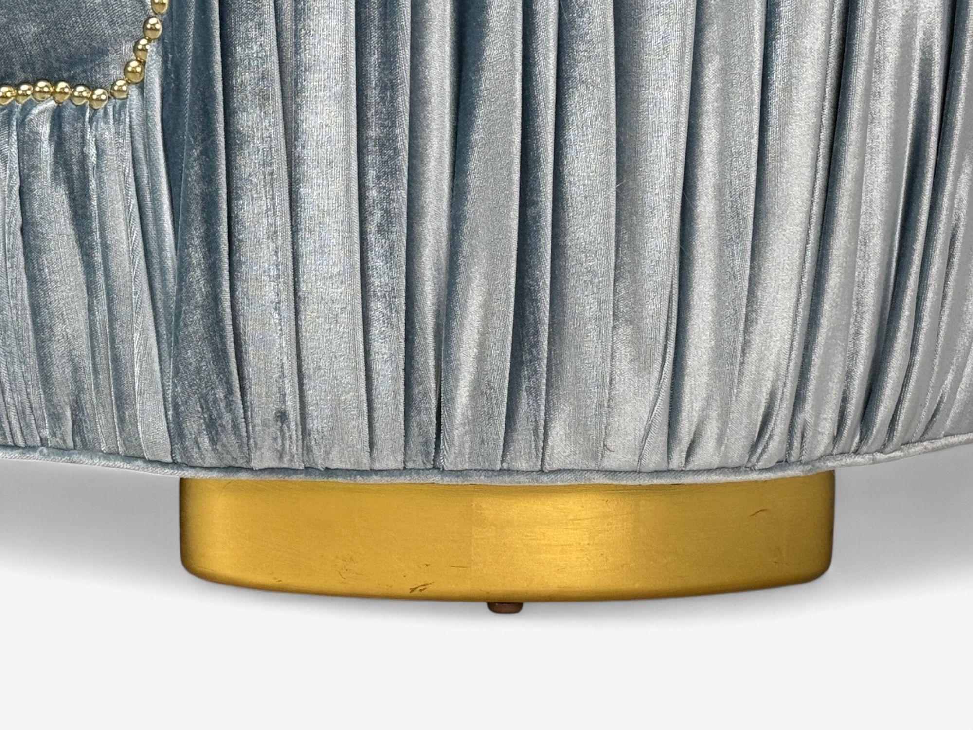 Sofá curvo Emma de Haute House para Neiman Marcus, Madera noble, Terciopelo Tela en venta