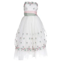 Emma Domb 1950's Weißes Partykleid mit rosa und grünen gestickten Blumen