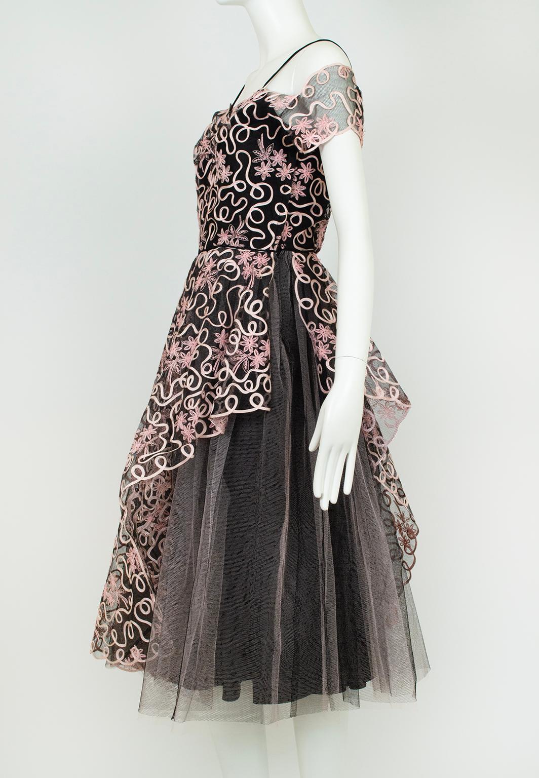 Emma Domb Asymmetrisches Schößchenkleid aus schwarzer und rosa Spitze - S, 1950s im Angebot 1