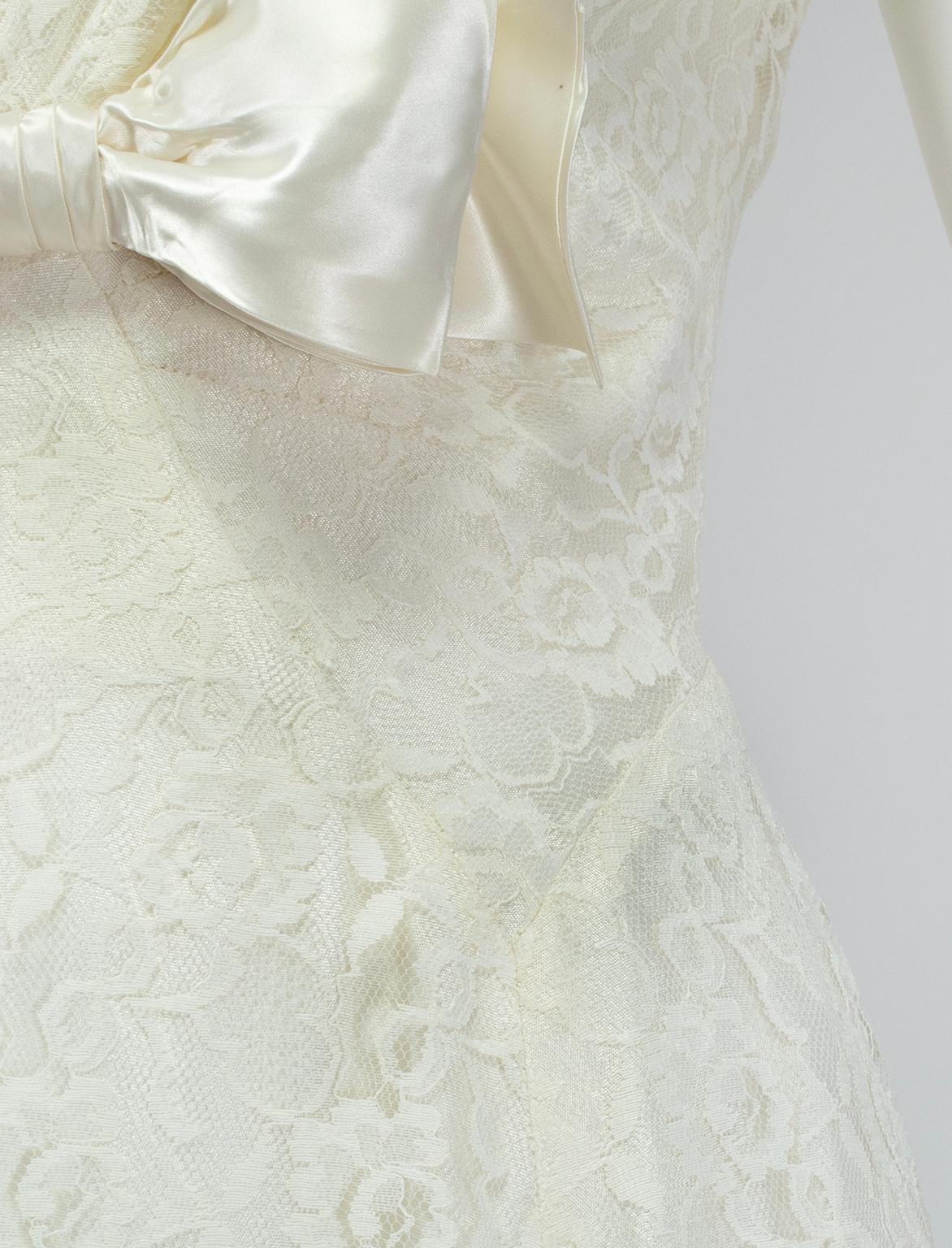 Emma Domb Elfenbeinfarbenes Hochzeitskleid mit Bateau-Ausschnitt und Empire-Schleife in Bodenlänge - S, 1950er Jahre im Angebot 2