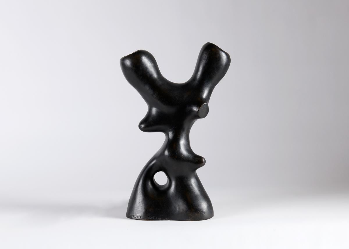 
Emma Donnersberg aborde le design comme un peintre pourrait le faire avec une toile vierge, en utilisant l'organisation spatiale et un éventail de couleurs et de textures pour générer le plus haut niveau de luxe. Son esthétique a été