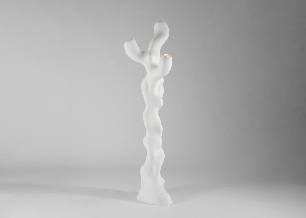 Français Lampadaire blanc Emma Donnersberg & Abel Carcamo, Penzai, France, 2022 en vente