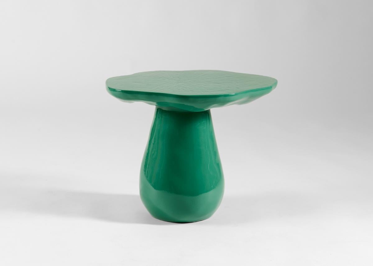 Vernissé Table d'appoint champignon en céramique émaillée Emma Donnersberg, France, 2022 en vente