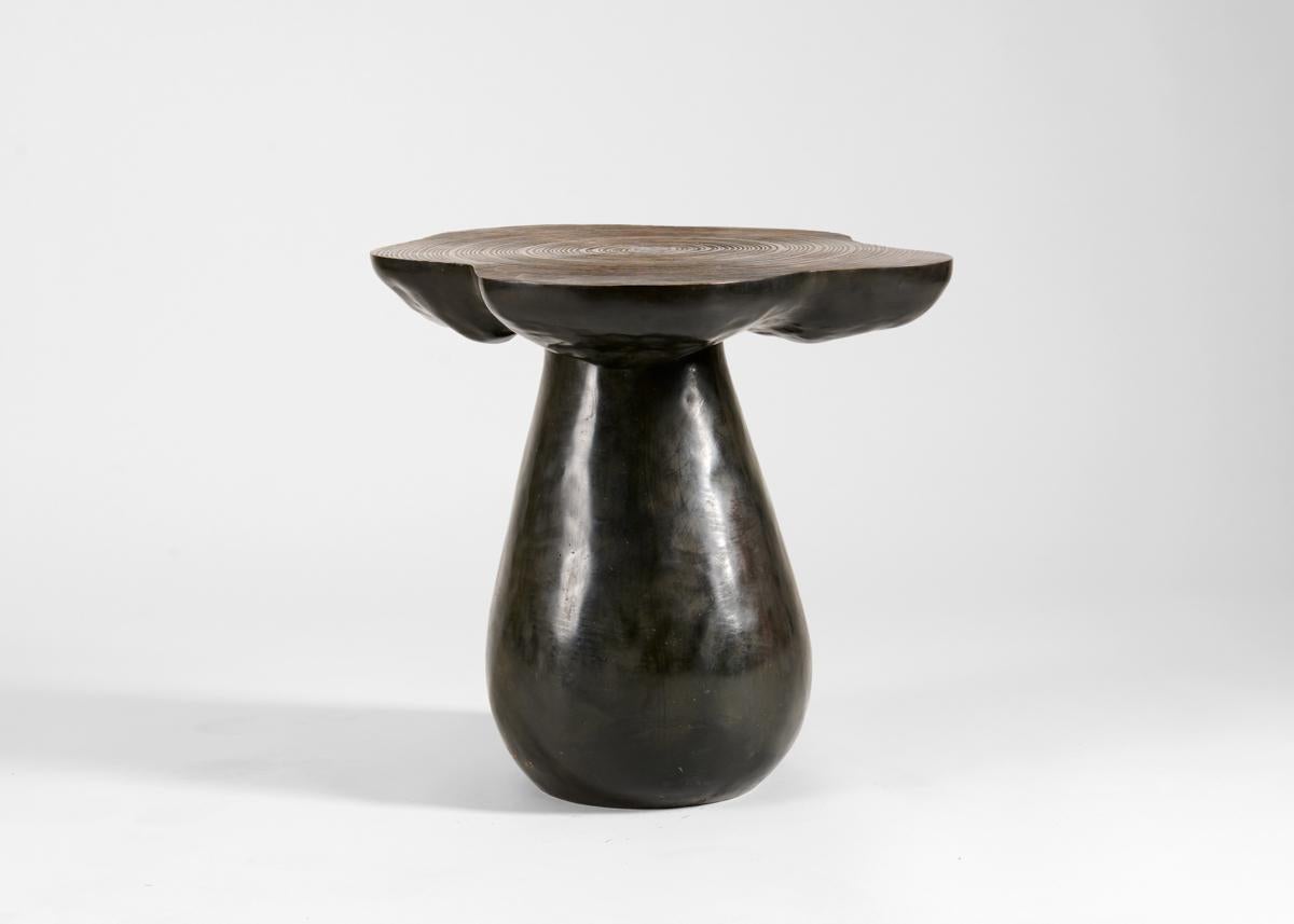 XXI secolo e contemporaneo Emma Donnersberg, Tavolino a spirale in bronzo con fungo, Francia, 2022 in vendita