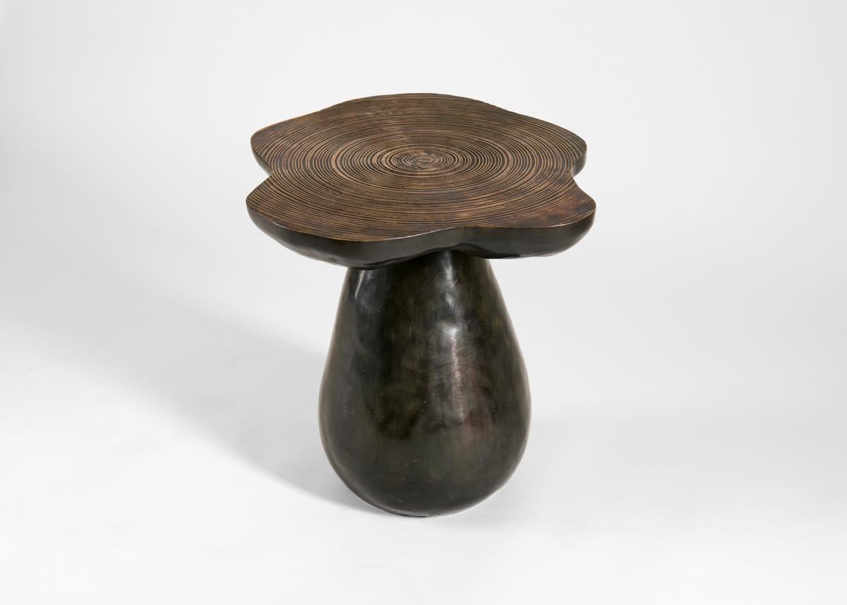 Bronzo Emma Donnersberg, Tavolino a spirale in bronzo con fungo, Francia, 2022 in vendita