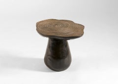 Emma Donnersberg, petite table d'appoint champignon surmontée de spirales en bronze, France, 2022
