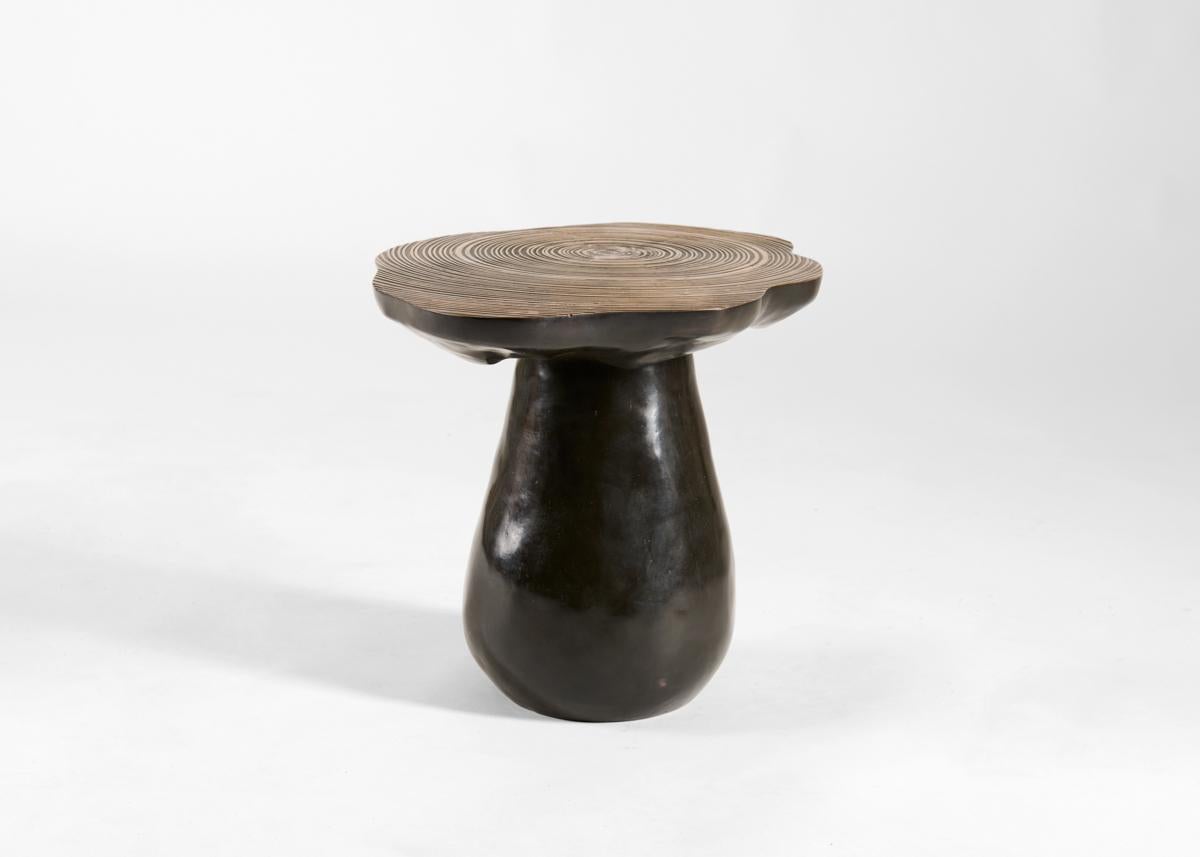 Emma Donnersberg, Small Bronze Spiral Topped Mushroom Side Table, France, 2022 In Excellent Condition For Sale In New York, NY