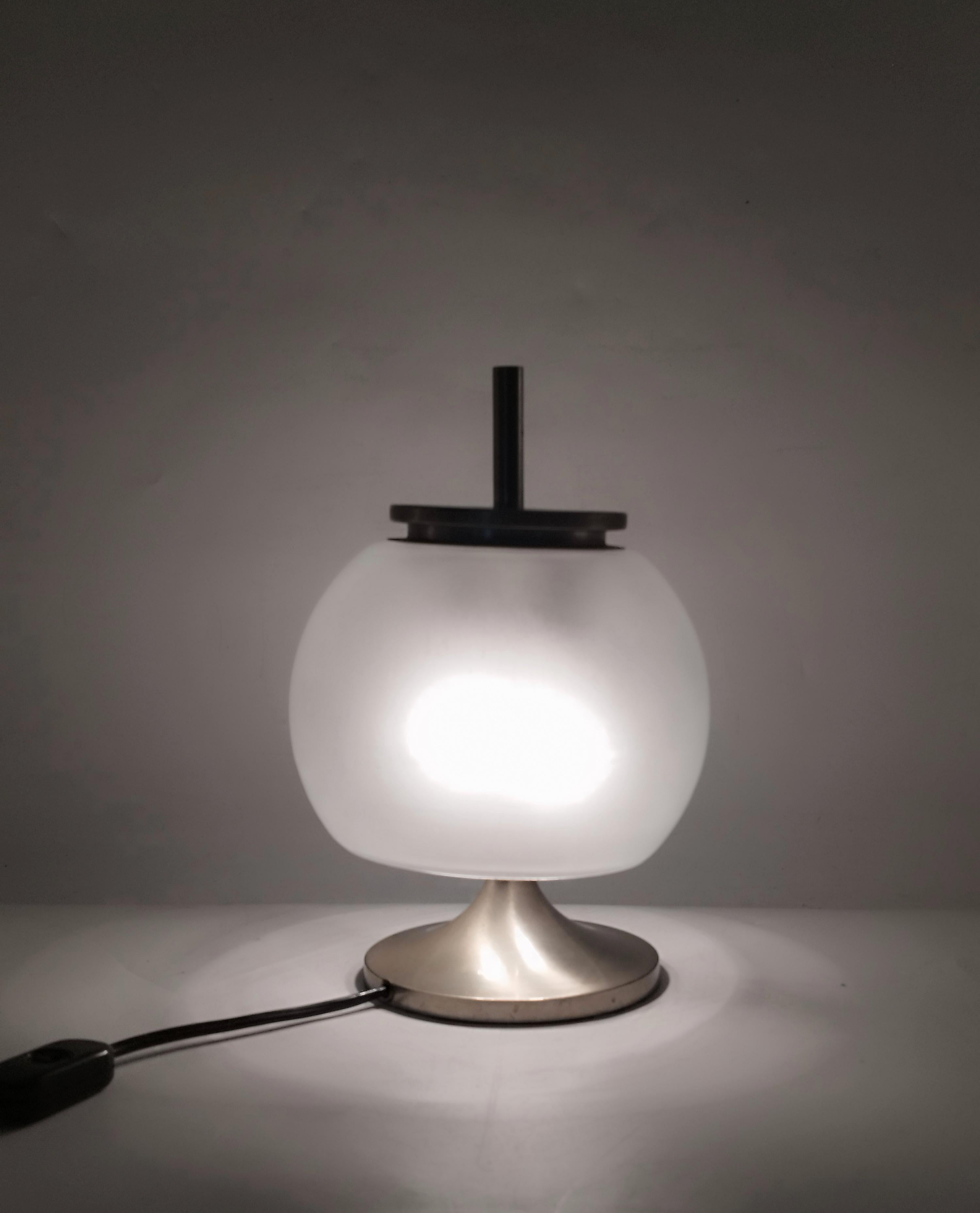 Milieu du XXe siècle Lampe de table « Chi » Emma Gismondi pour Artemide, Italie années 1960