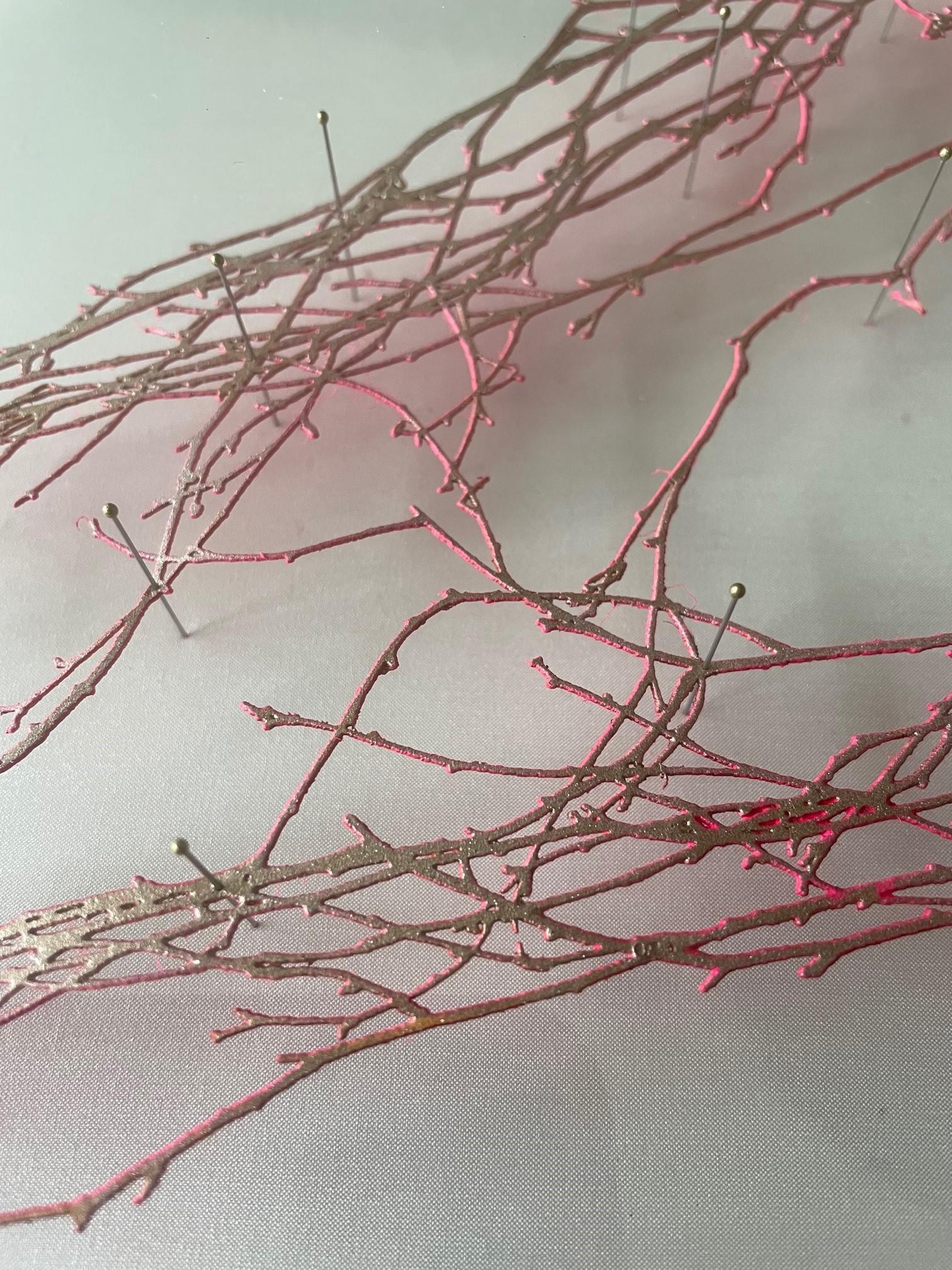 Willow - opera d'arte contemporanea a tecnica mista decorativa con albero, smaltata e incorniciata - Mixed Media Art Contemporaneo di Emma Levine