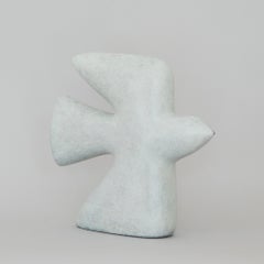 Bird, 2024 - Minimalistische Contemporary Bronzeskulptur in Weiß