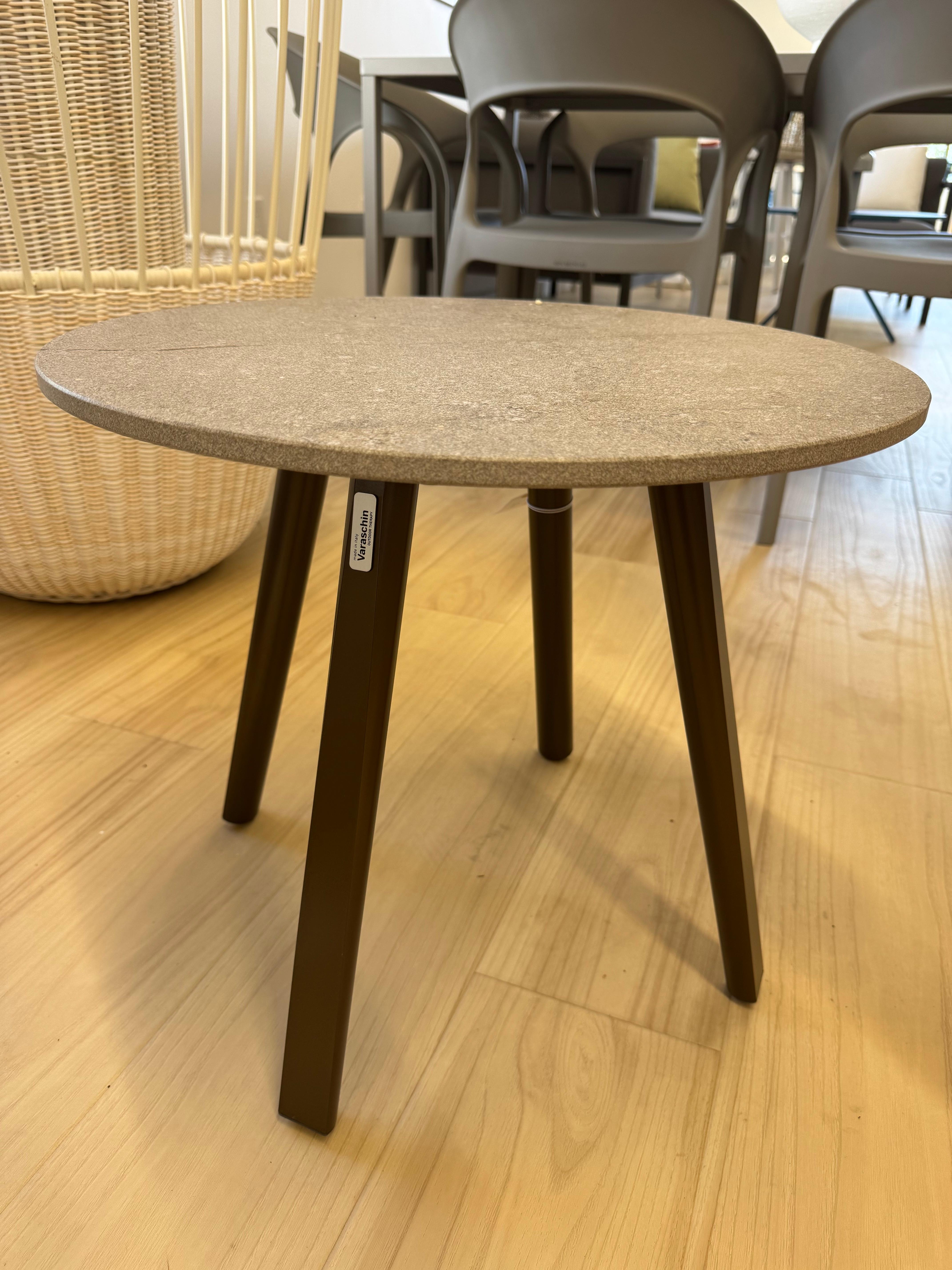 Emma Side Table *Showroom Sample (Aluminium) im Angebot