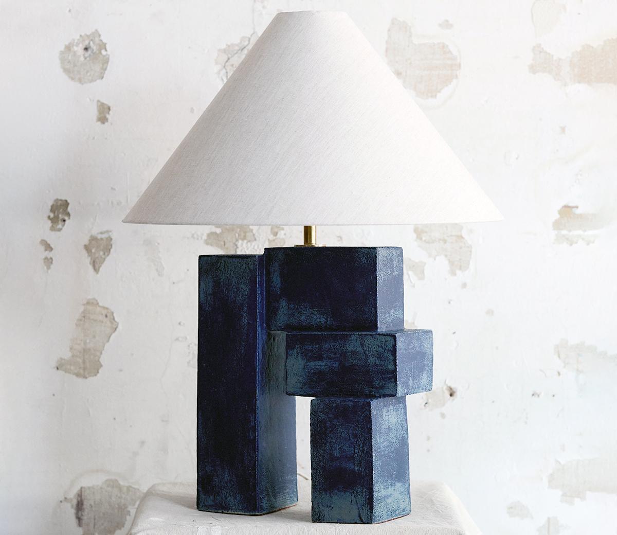 Moderne Lampe de bureau Emma en céramique par Danny Kaplan Studio en vente