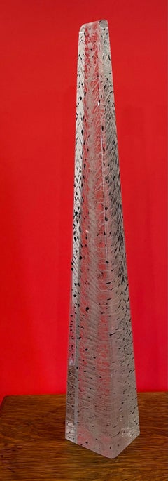 "Vibrant White "(Obelisk)