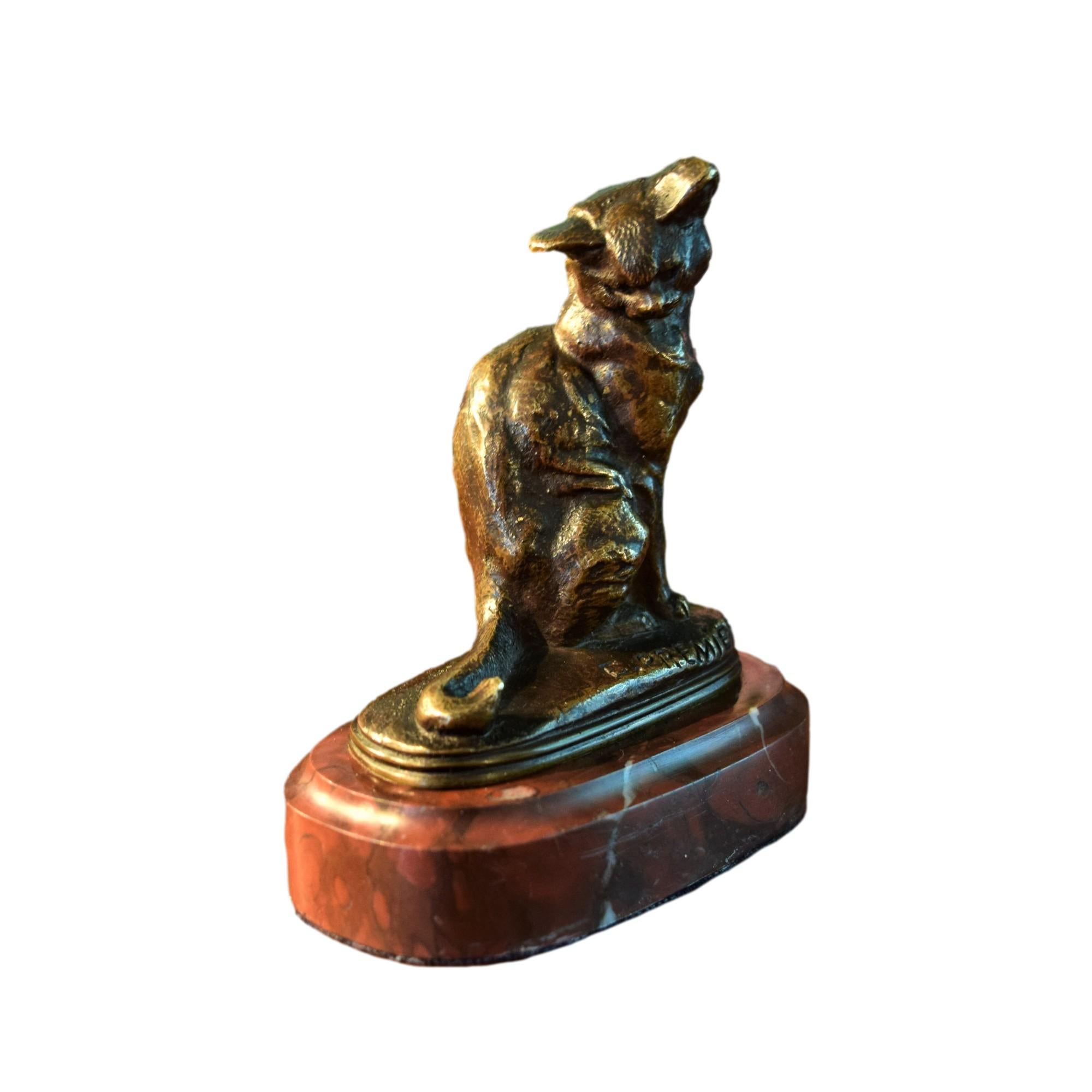 Grazioso gatto seduto in bronzo - Figurative Sculpture Oro di Emmanuel Fremiet