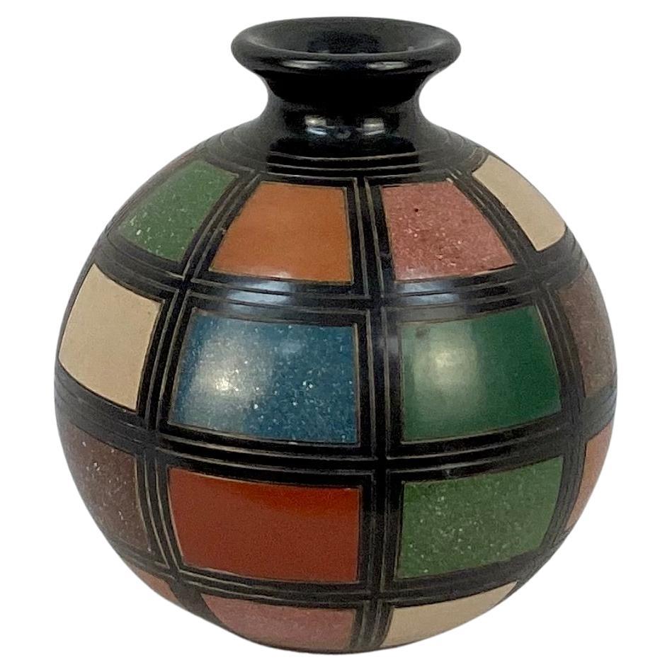 Hand-Crafted Emmanuel Maldonado Nicaraguan Pottery Vase For Sale
