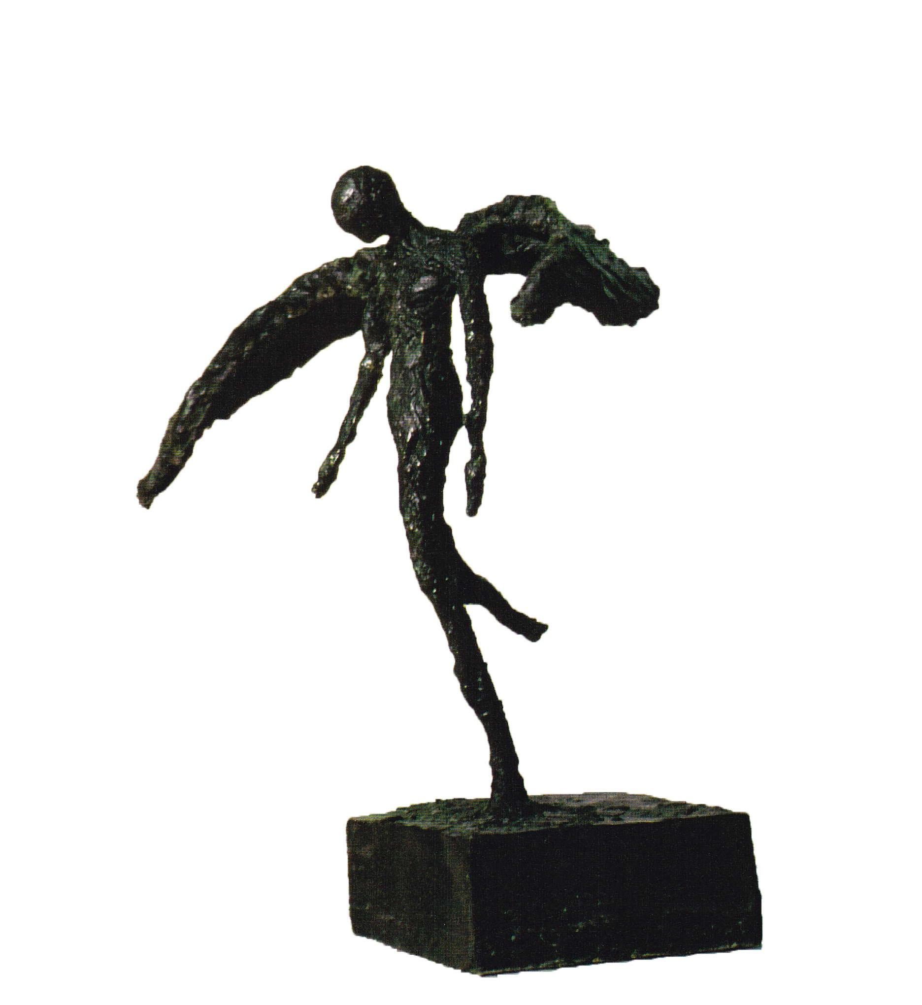 Flight of Fancy (Flight of Fancy)  Emmanuel Okoro, sculpture en résine de bronze d'un homme aux ailes d'ange en vente 1