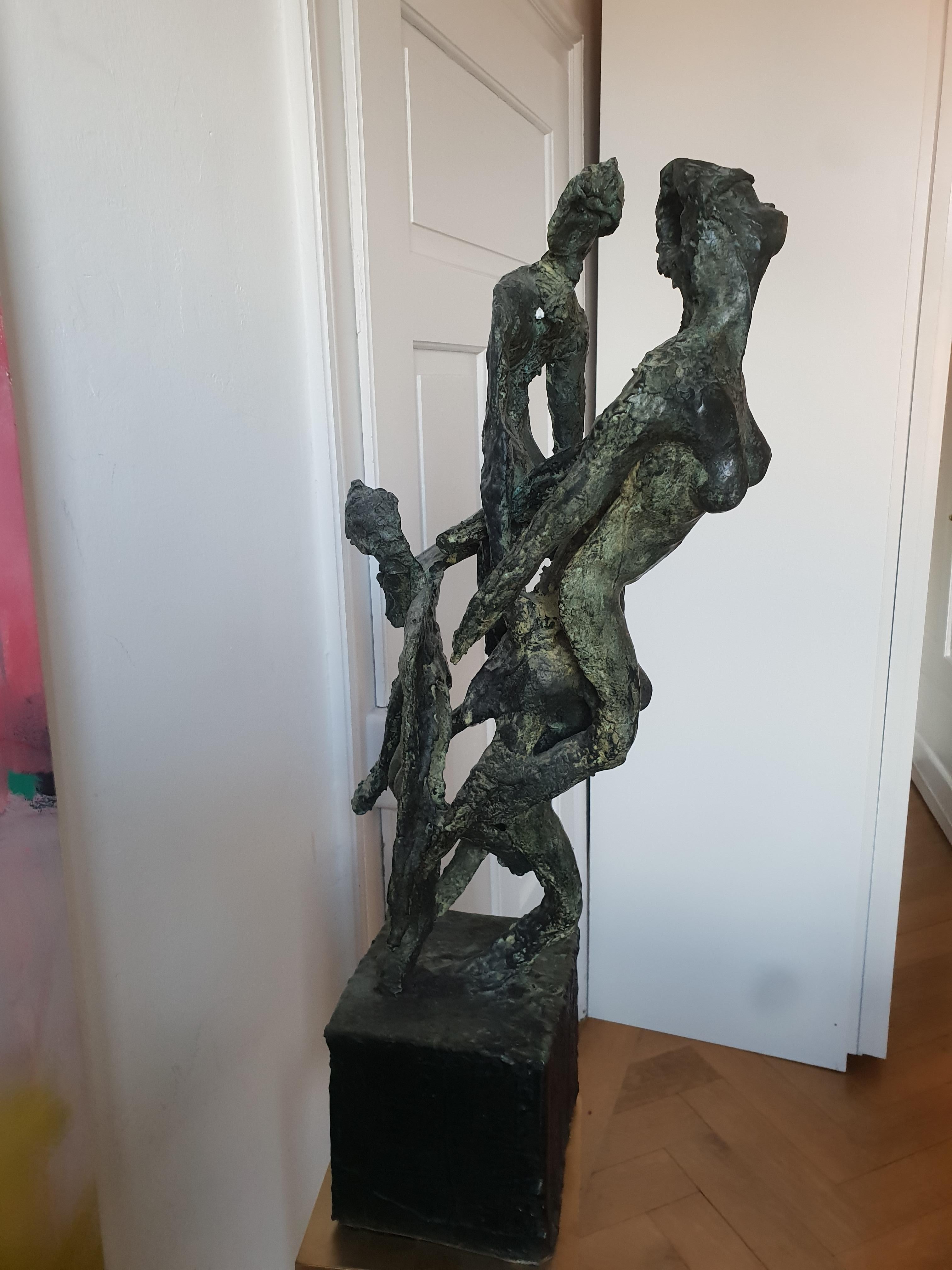 Nymphes d'Emmanuel Okoro, sculpture de nymphes féminines nues, patine noire et verte en vente 8