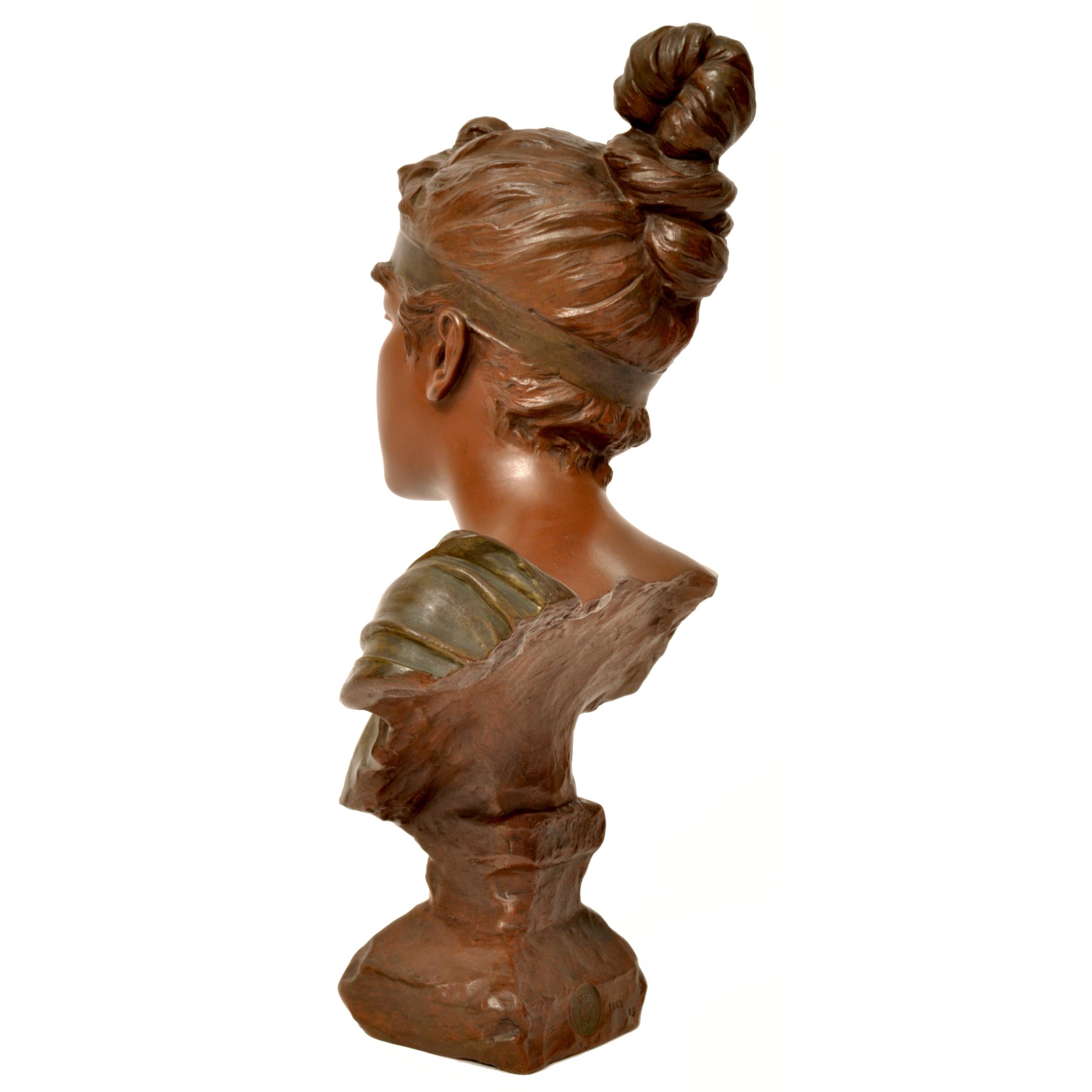 Antike französische Jugendstil-Bronzebüste „Frauenbüste „Phryne“ Emanuel Villanis 1900 (Gold), Figurative Sculpture, von Emmanuel Villanis