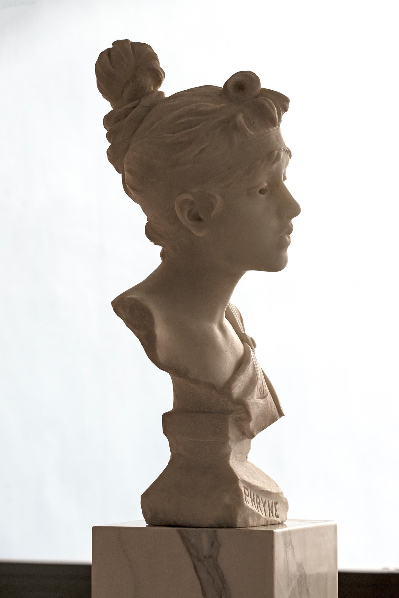 Phryne – Marmorbüste einer schönen jungen Frau  Perfekte Silhouette im Art nouveau-Stil im Angebot 11