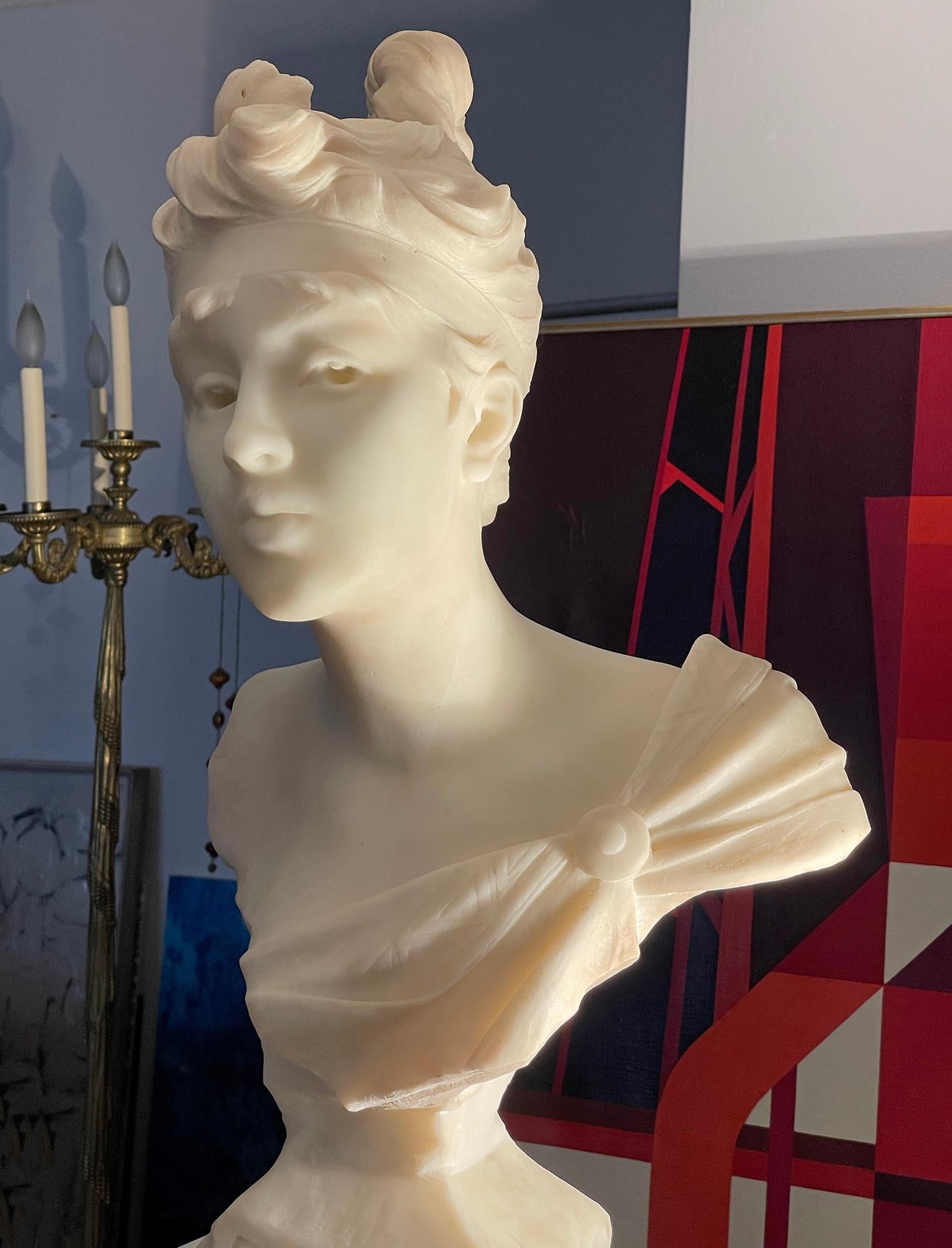 Phryne - Marble Bust of a Beautiful Young Woman  Perfect Silhouette Art Nouveau For Sale 11
