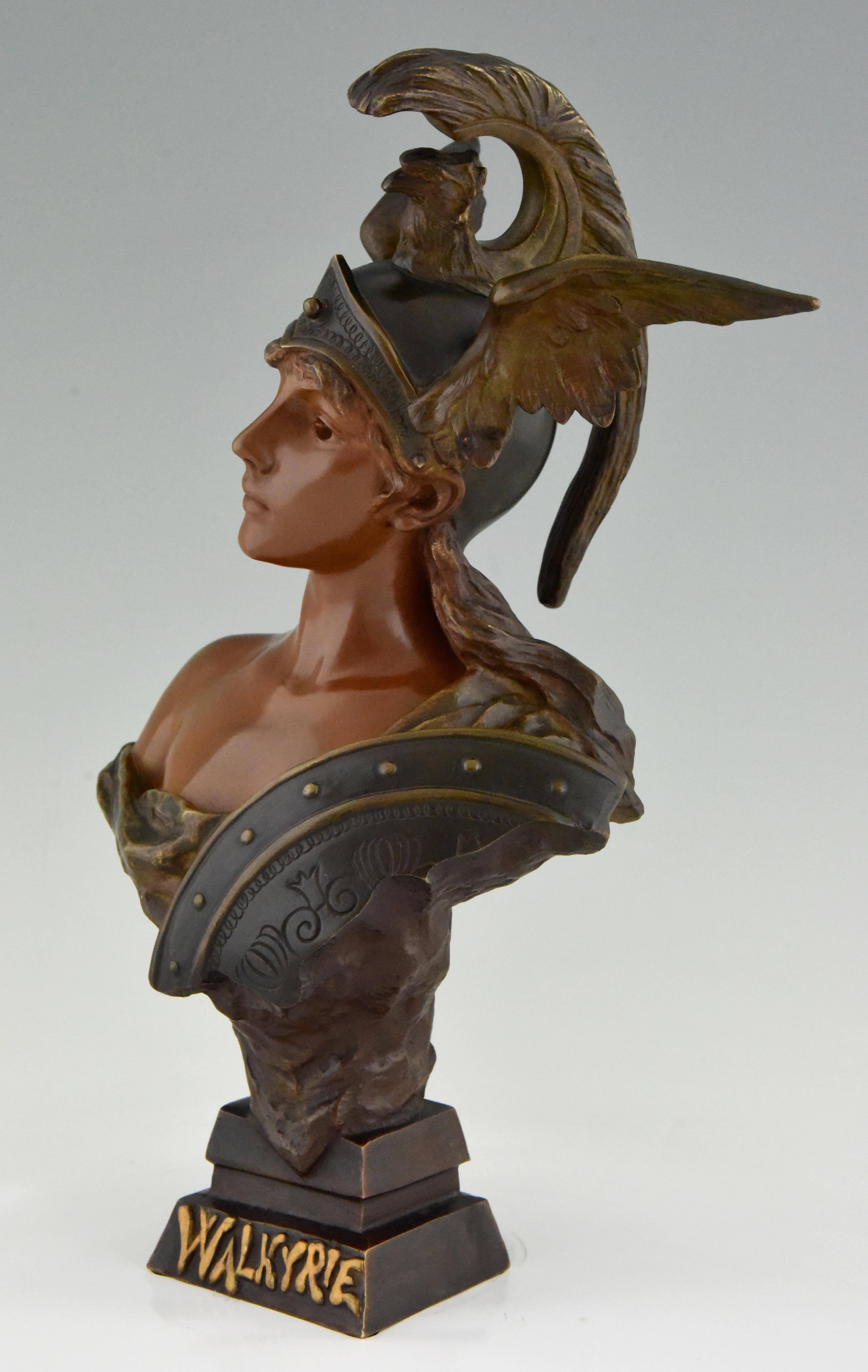 Début du 20ème siècle Emmanuel Villanis Walkyrie Buste de femme en bronze Art Nouveau avec casque:: 1900