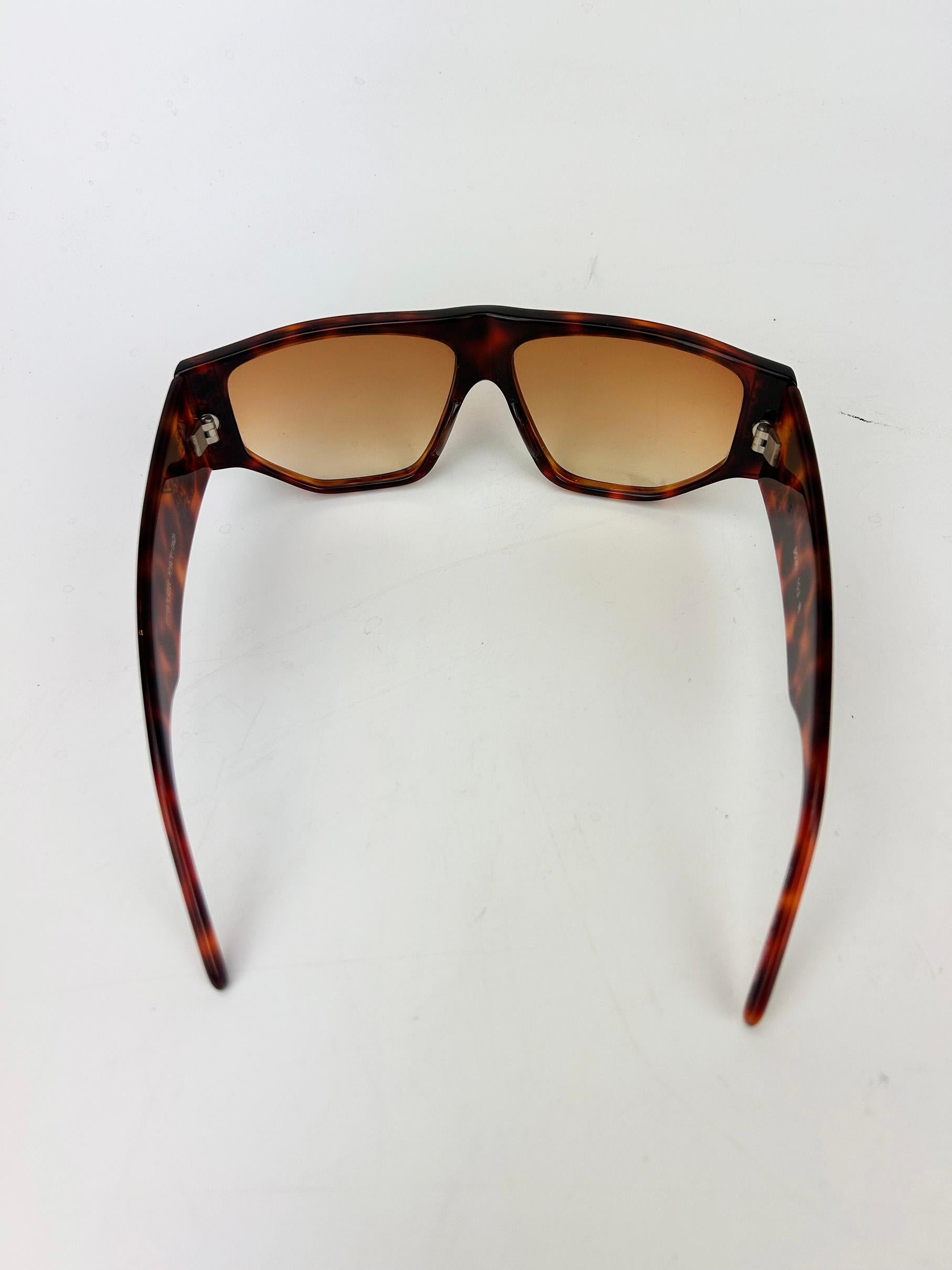 Lunettes de soleil vintage en écaille avec strass Emmanuelle Kahn c1980s en vente 3