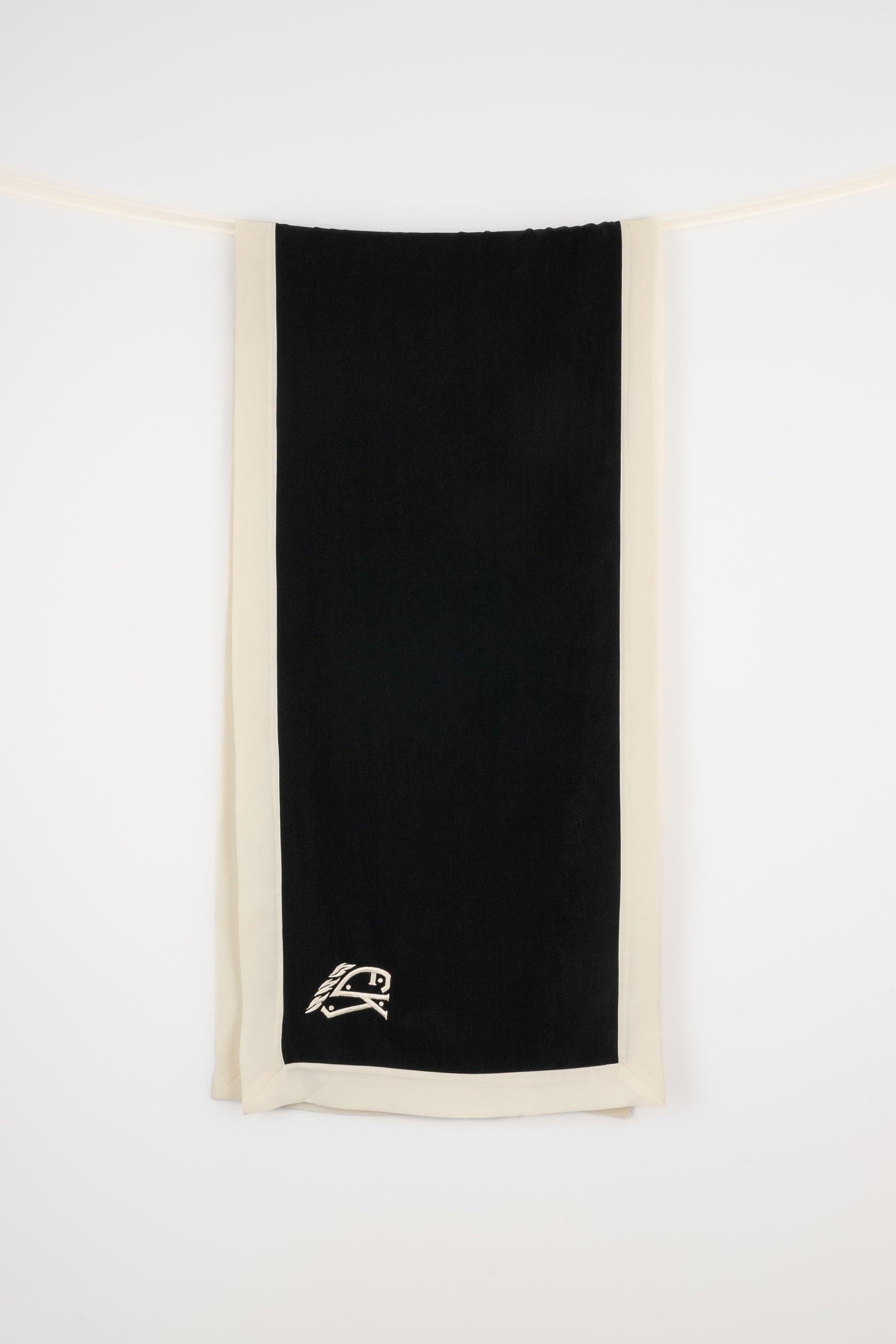 Emmanuelle Khanh Large Black and White Silk Scarf In Excellent Condition For Sale In SAINT-OUEN-SUR-SEINE, FR