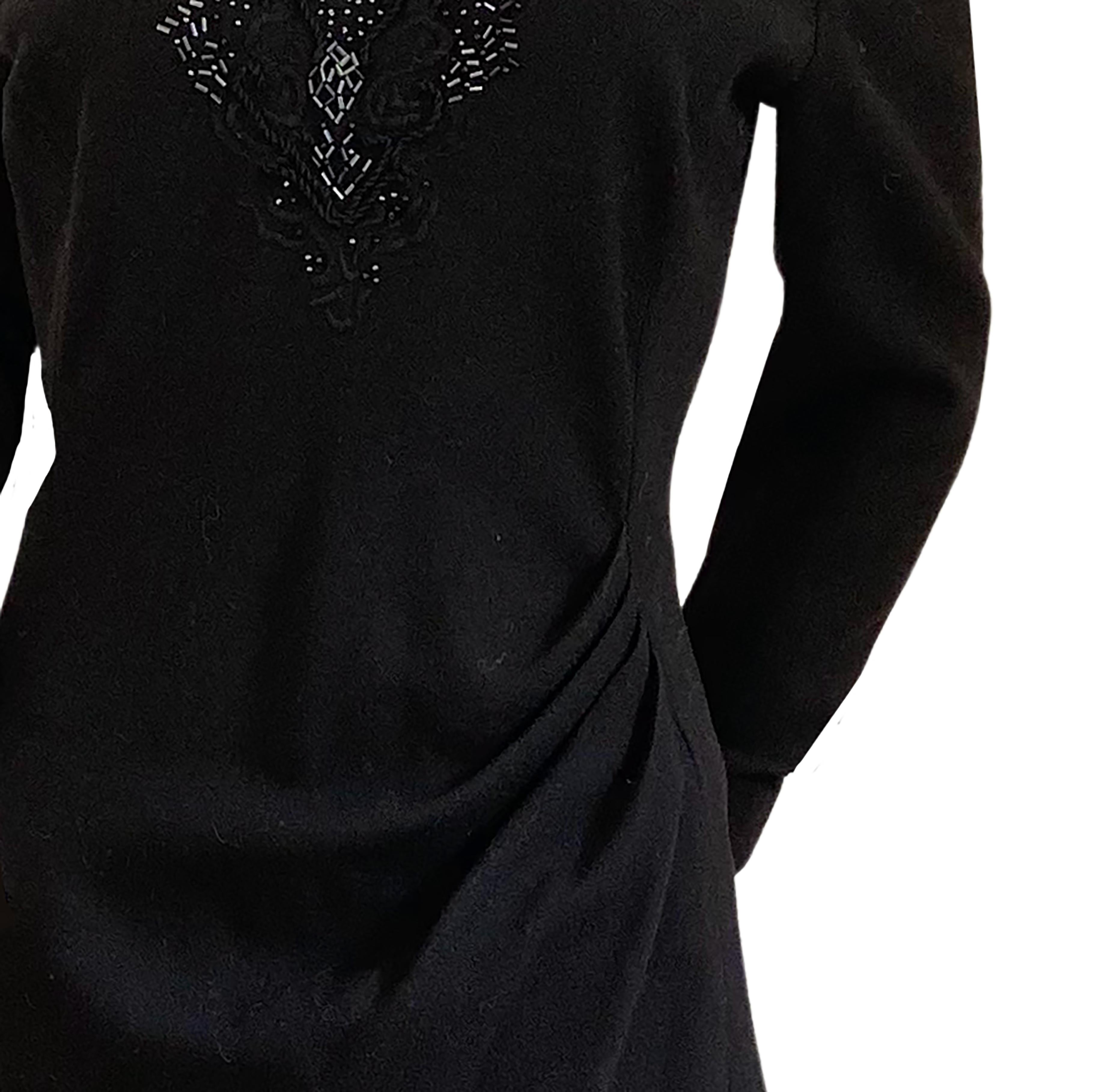 Noir Emmanuelle Khanh - Robe longue drapée en laine noire portée et embellie, fabriquée en France en vente