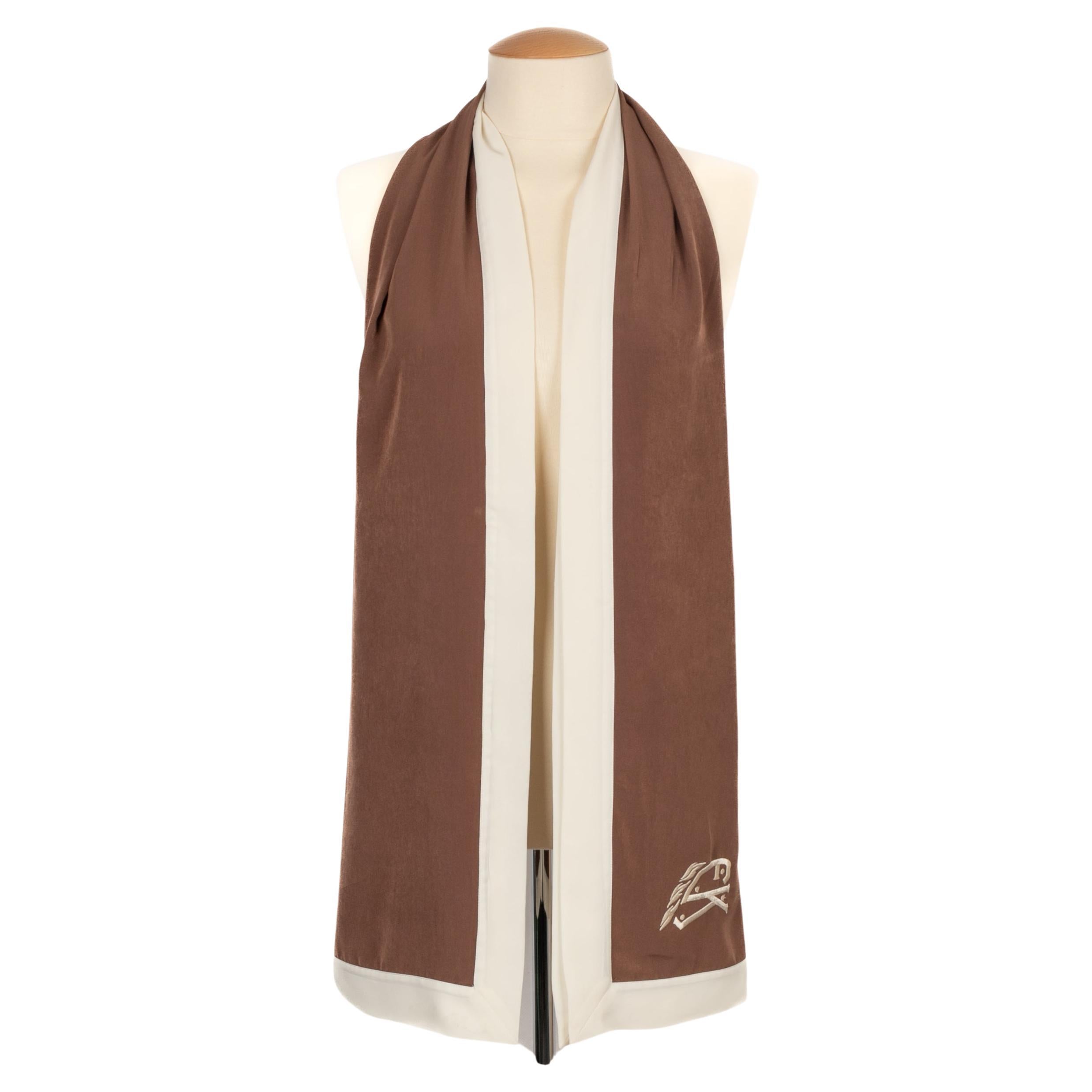 Foulard en soie d'Emmanuelle Khanh