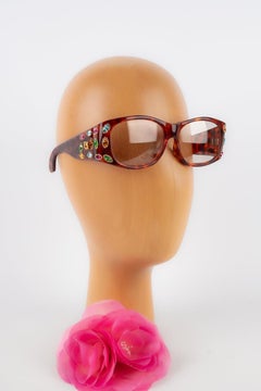 Emmanuelle Khanh Gafas de carey con brillantes de colores