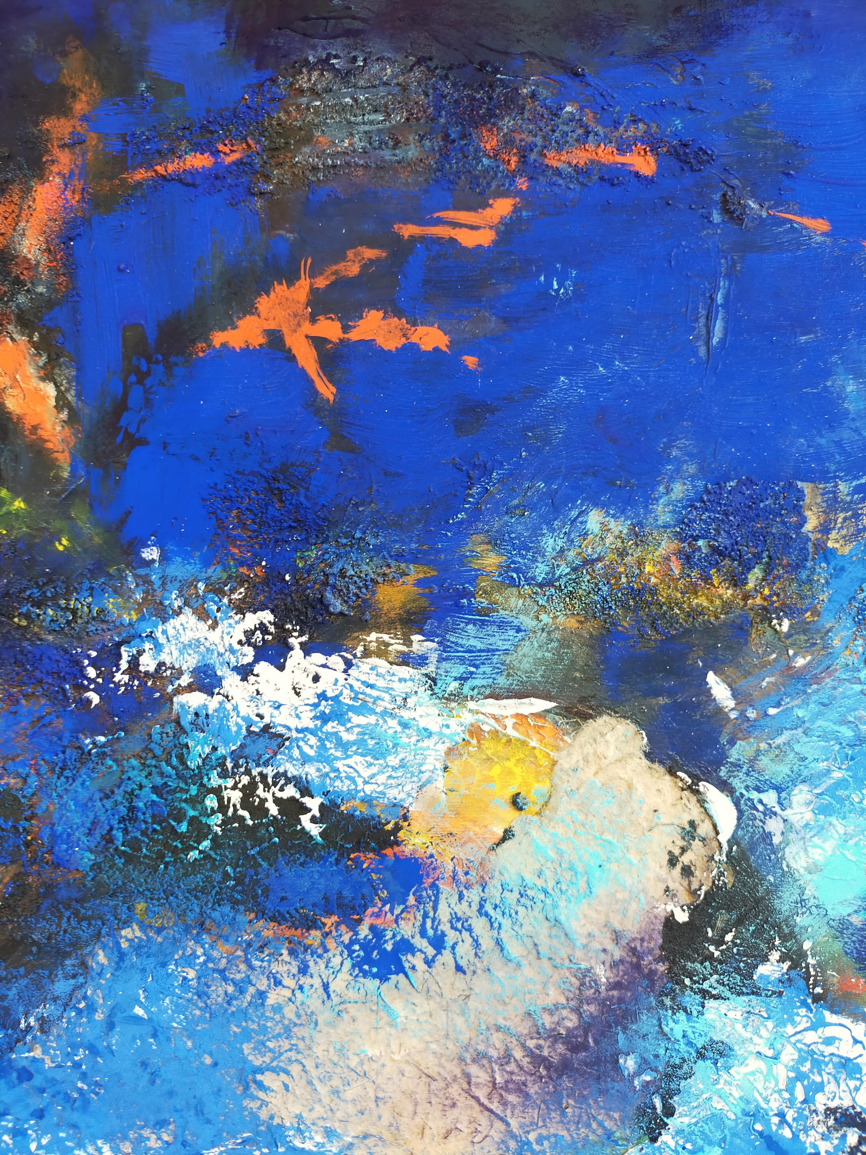 Affascinato dalle immagini inviate da Hubbly, l'artista ha giocato con il blu oltremare profondo, ha manipolato la luce lontana e ha creato zone d'ombra per indicare l'inaspettato. La tela riflette la maestosità cosmica, mescolando mistero e stupore.