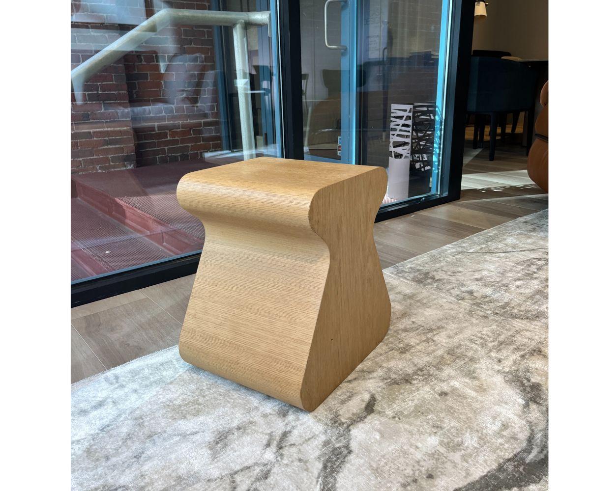 Petite table Ghost Emmemobili

Ghost, conçue par Alessandro Pedretti pour Emmemobili, est une table basse en contreplaqué courbé et plaqué.

Finition : Chêne Naturel