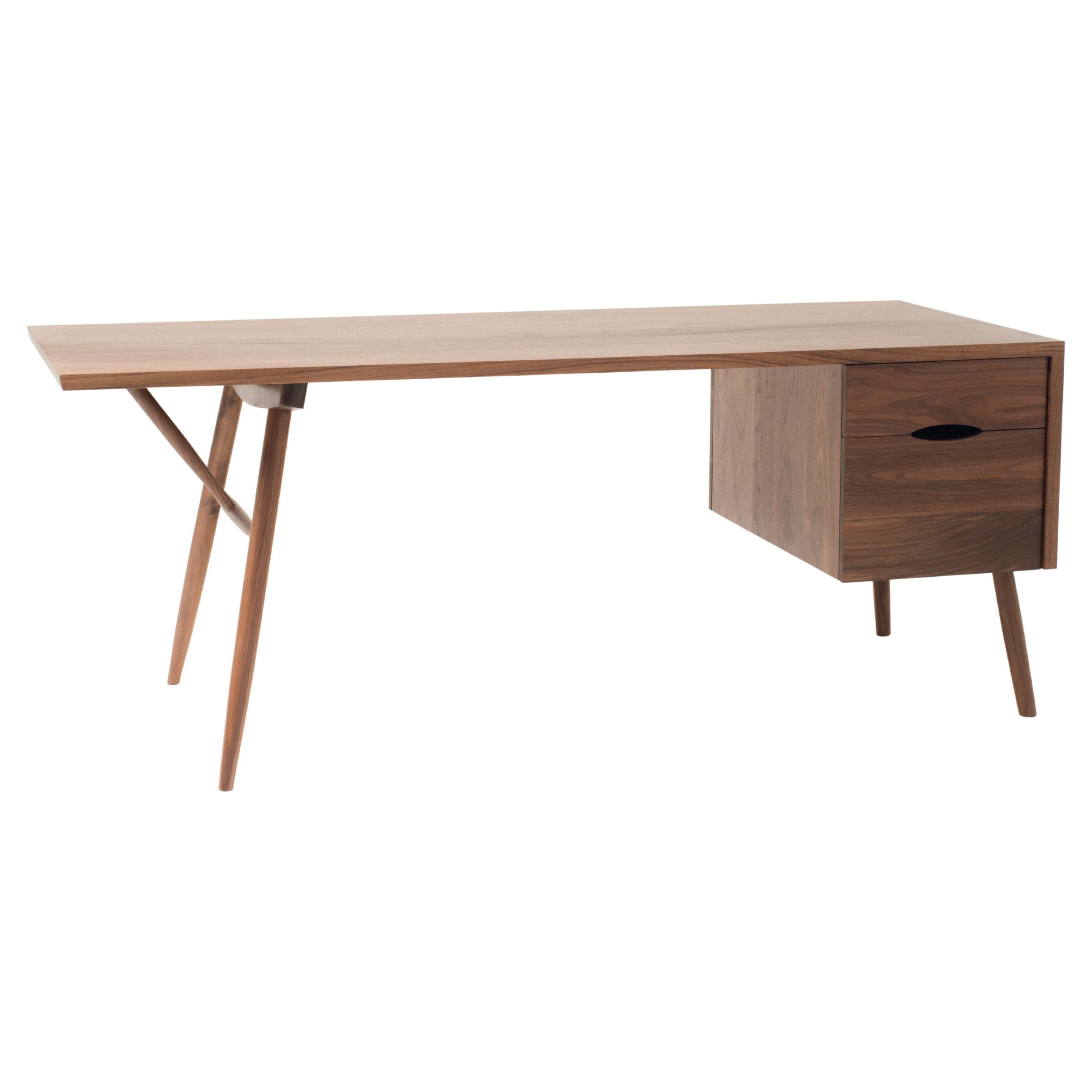 Emmett Desk Large, Handcrafted Massivholz-Schreibtisch im Angebot