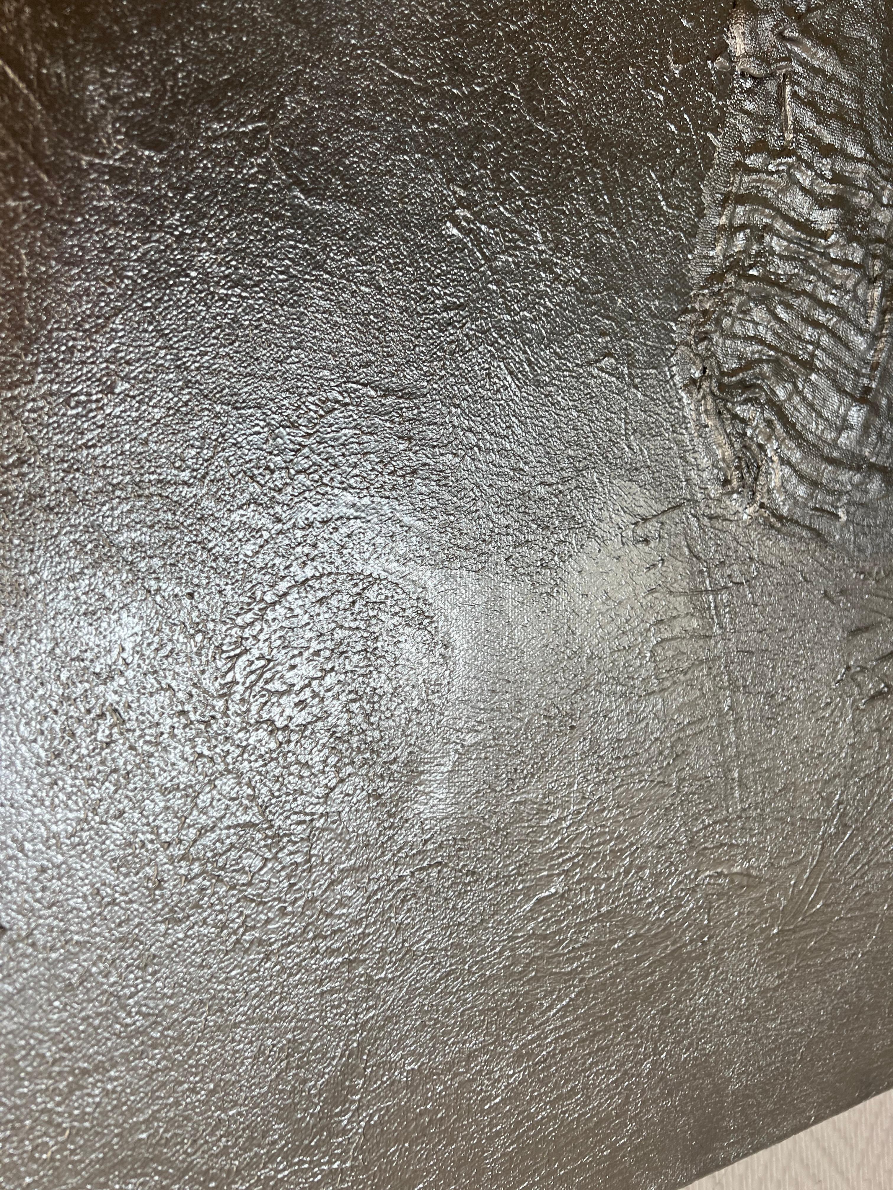 Pintura abstracta texturizada en plata 