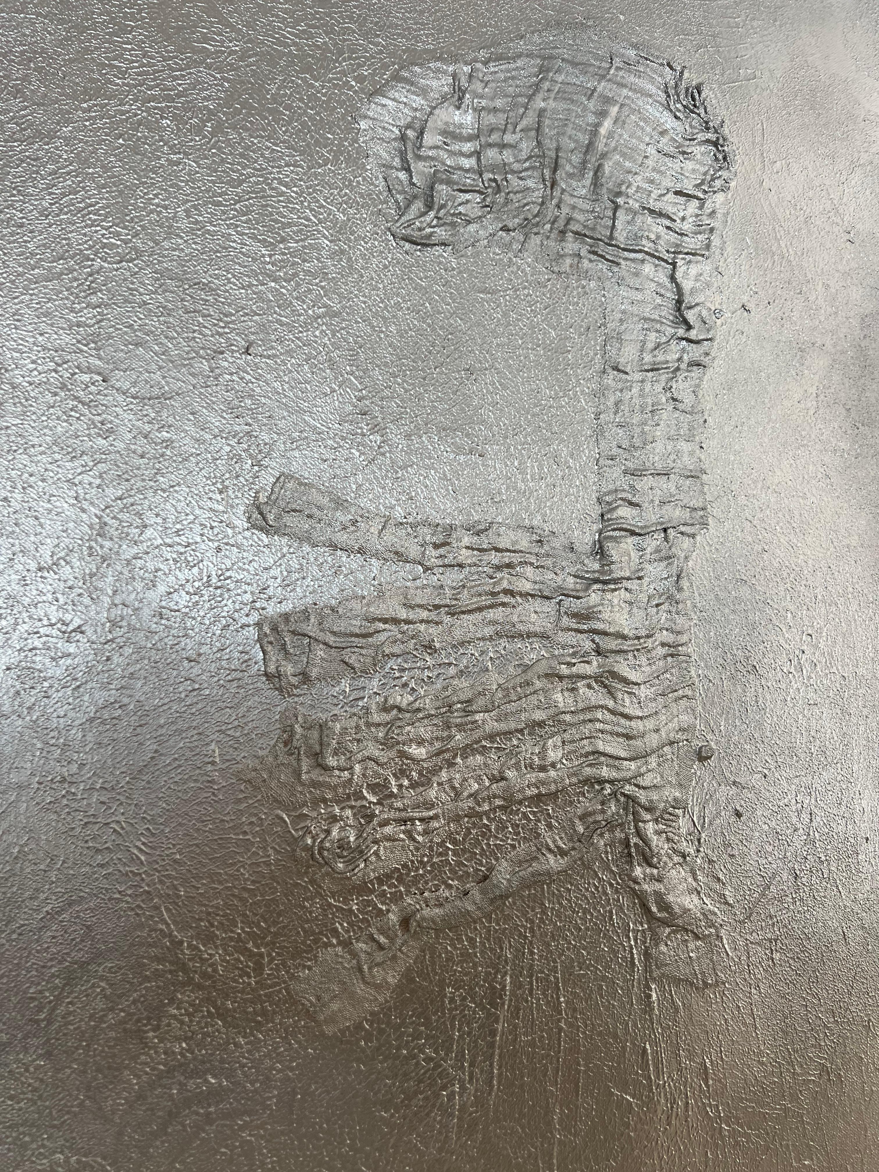 Pintura abstracta texturizada en plata 