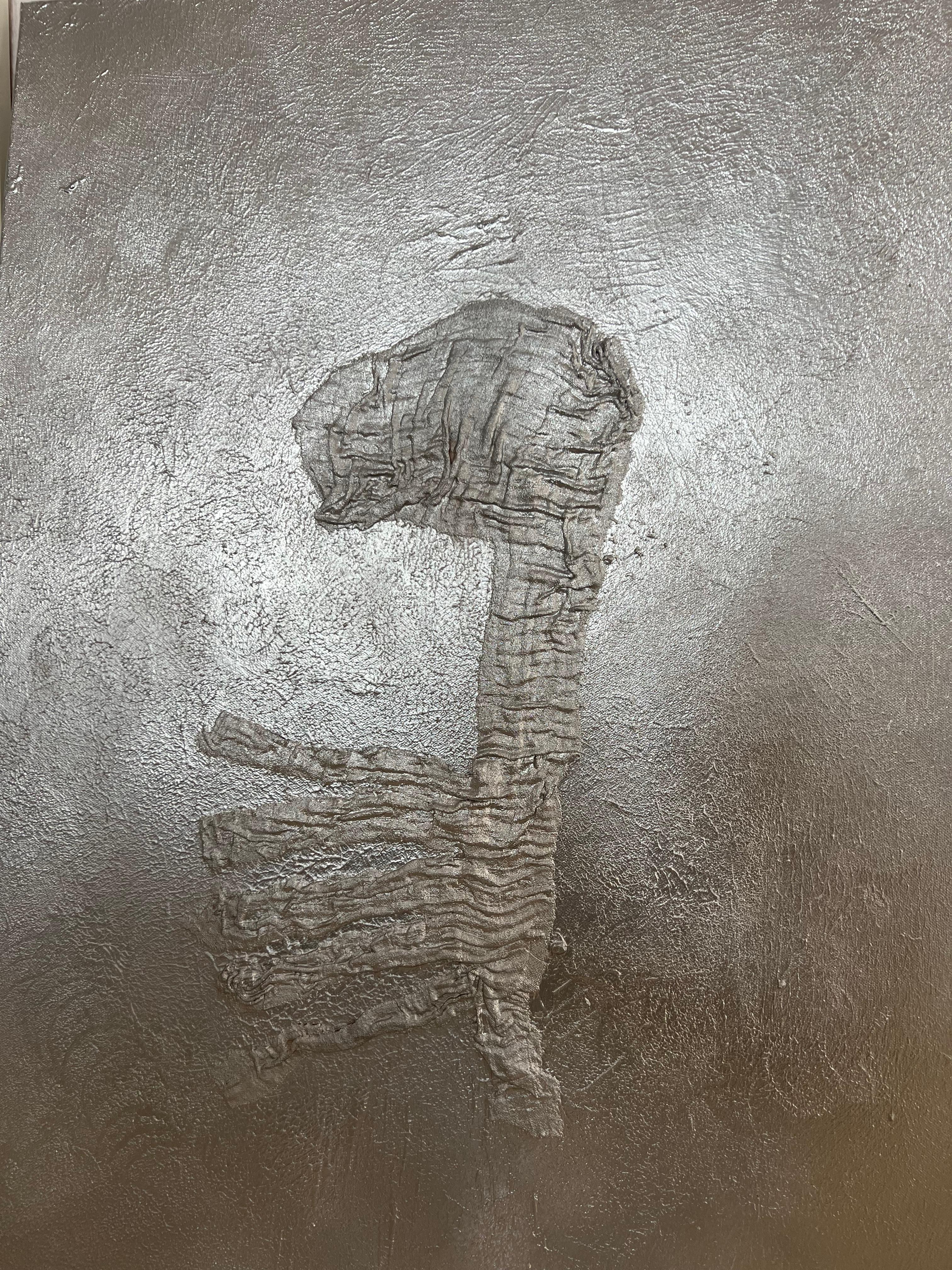 Pintura abstracta texturizada en plata "Formando", elegante, minimalista