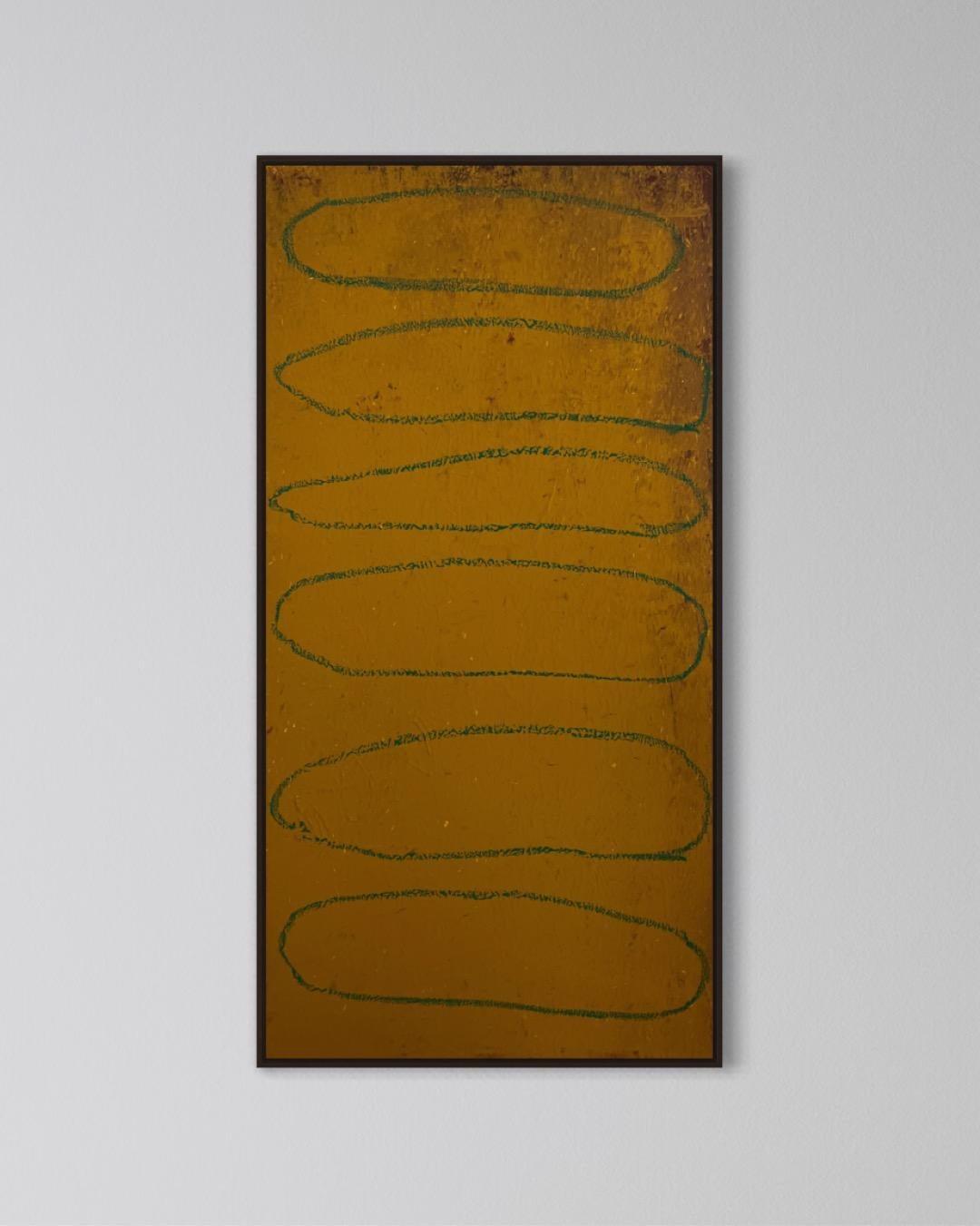 'Strati di esistenza' Pittura astratta senape e rosso intenso - Animal Painting Giallo di EMMI IIDA