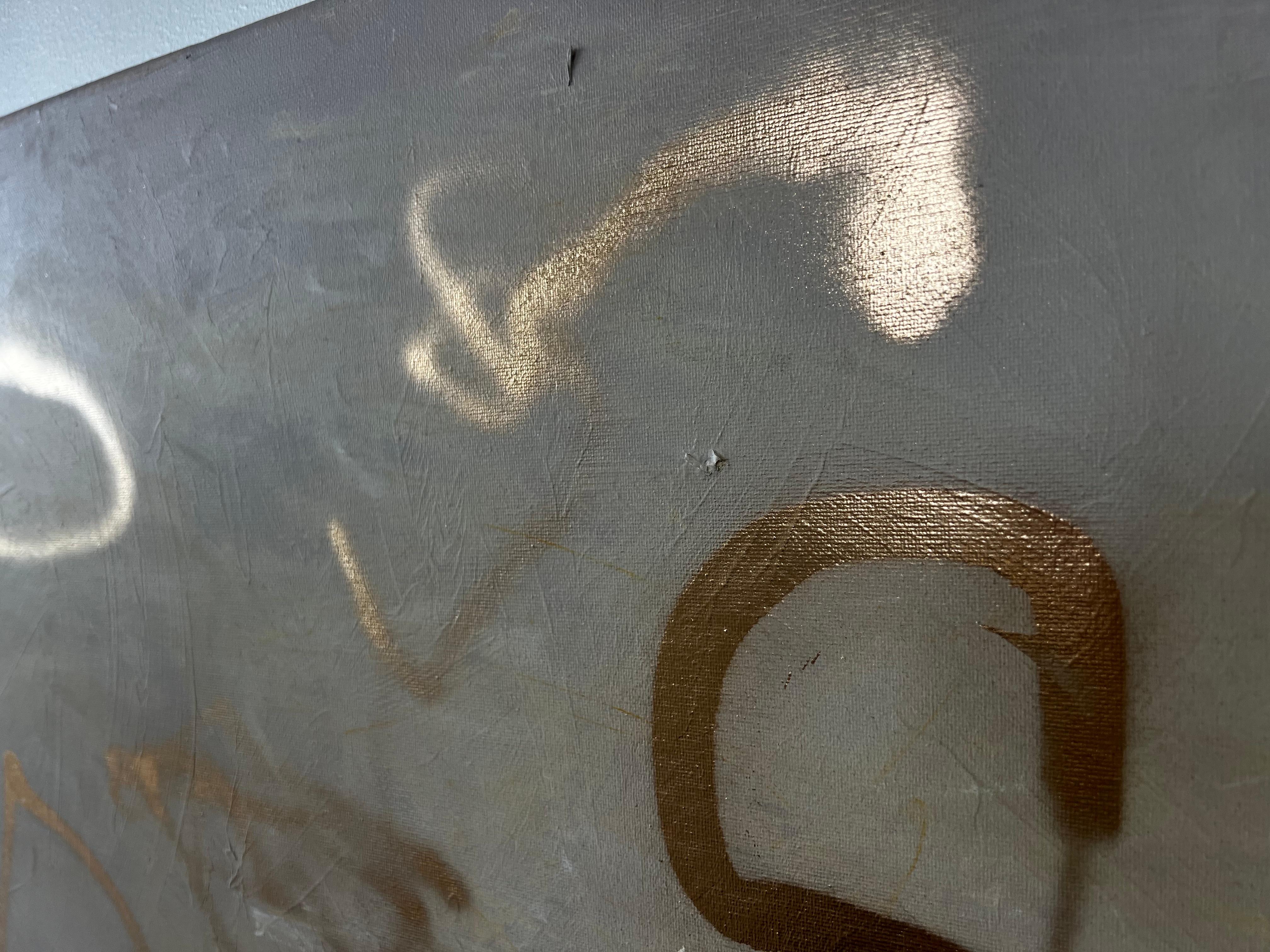 Whispers in Gold, Minimal Gold Beige Abstrakt Modern Expressionist Malerei (Grau), Abstract Painting, von EMMI IIDA