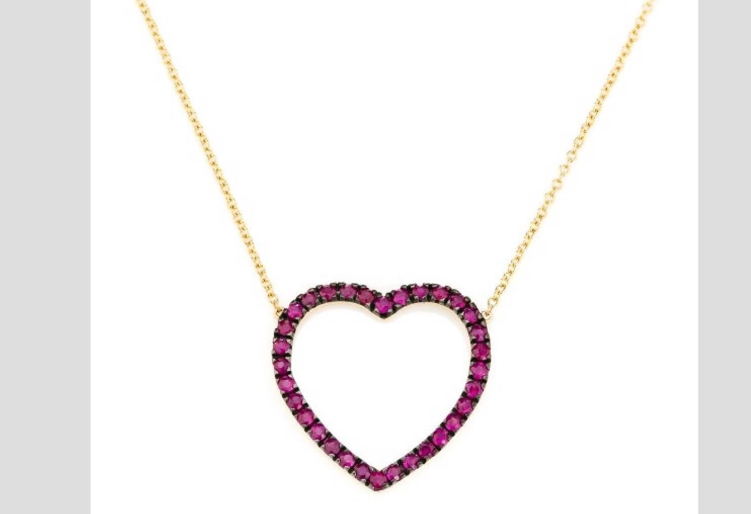 18 Karat Yellow Gold with 32 Pink Rubies 0.57 Carat Heart Pendant Necklace  In New Condition For Sale In Munich, DE