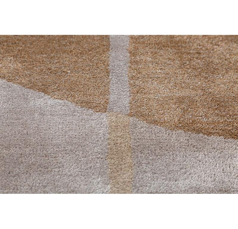 Indian Emotive Contour Antique White & Tan 180x270 cm Handtufted Rug For Sale