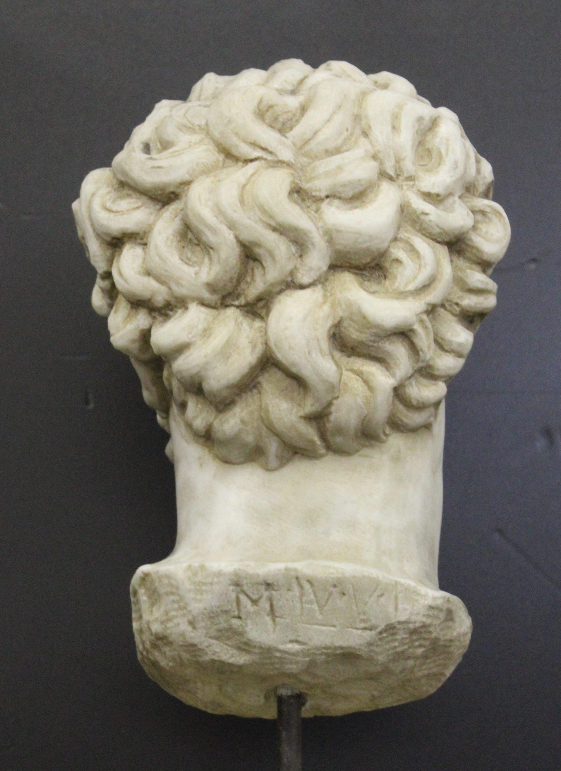 Italian Emperor Antoninus Pius. bust in Carrara marble, marble sculpture For Sale
