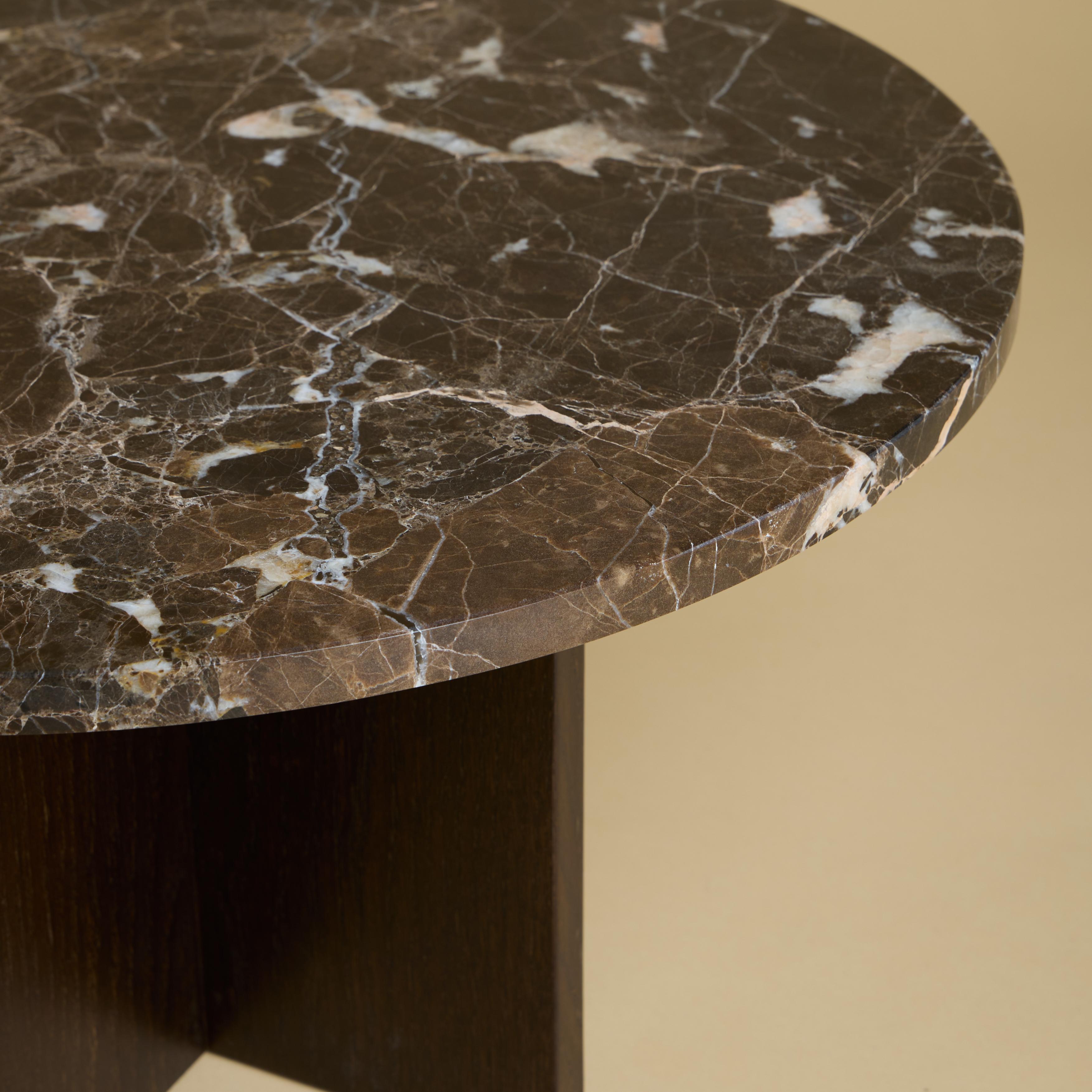 italien Table basse Emperor en marbre foncé, fabriquée en Italie en vente