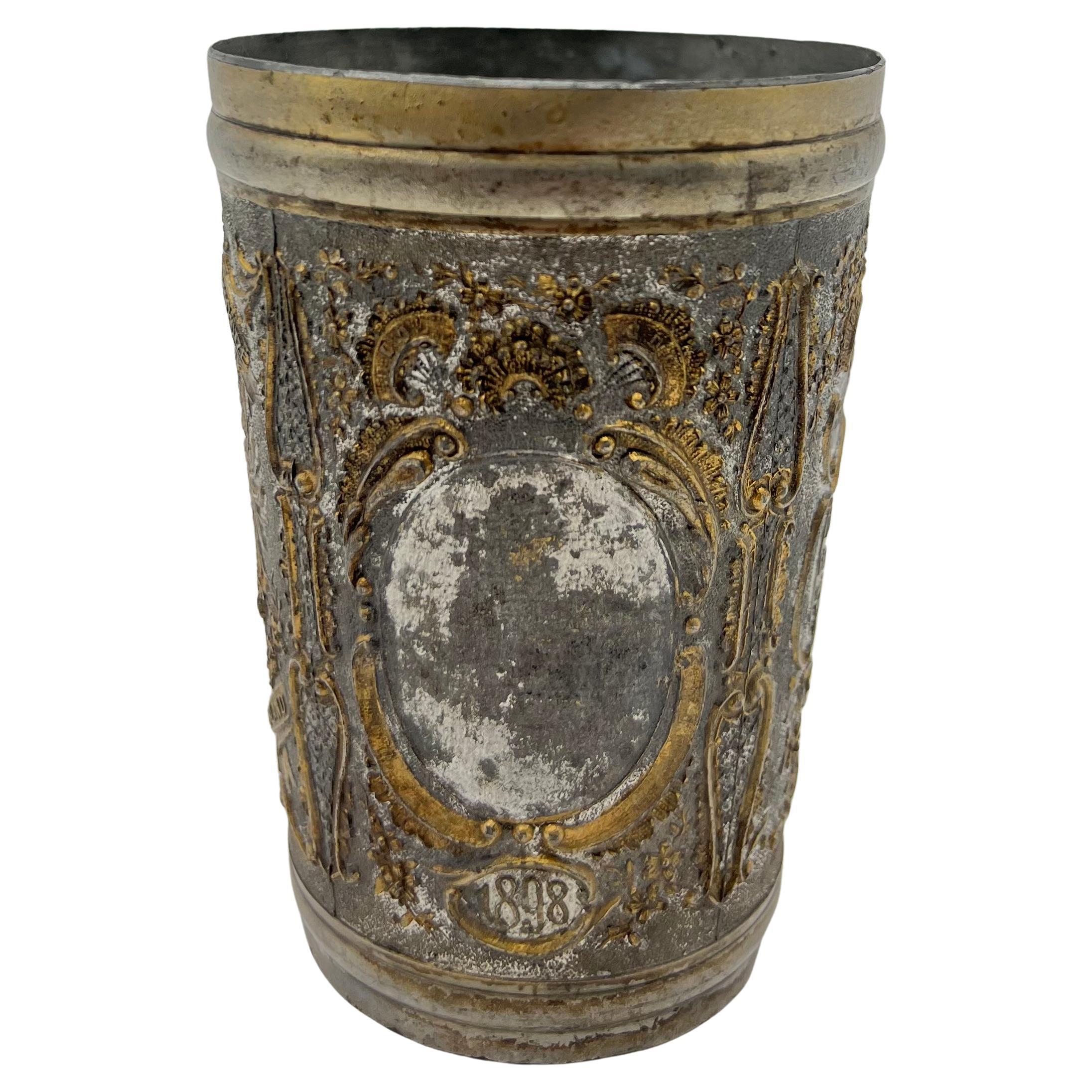 Empereur François Joseph 1 Eduard Mahner, antique, étain, jubilé, empereur, mug vers 1848, mug antique en étain pour le 50e jubilé du trône de l'empereur François Joseph Ier d'Autriche-Hongrie.
1848-1898, mug jubilé de K.K. en étain de haute qualité