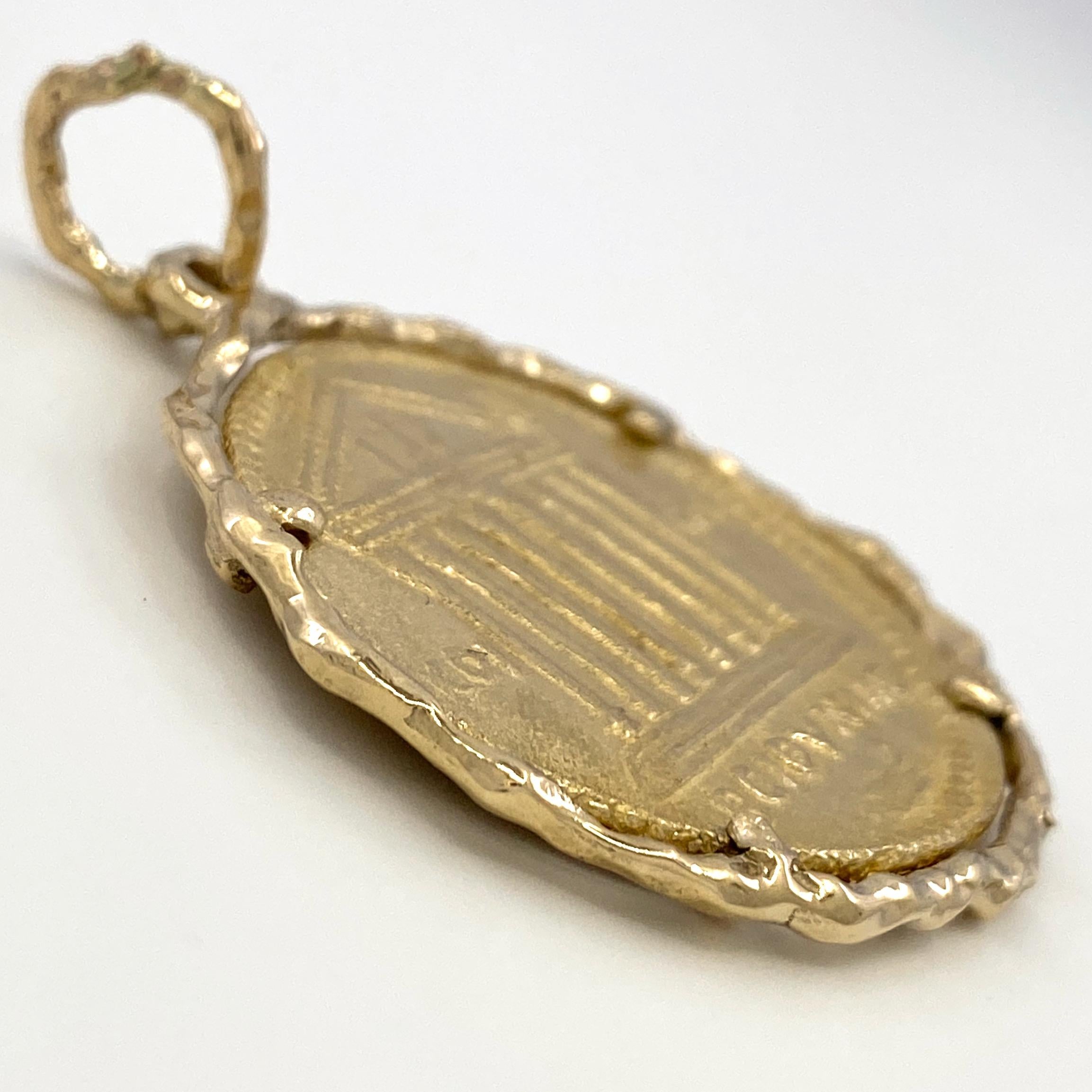 Pièce de monnaie de l'empereur Hadrien dans un grand pendentif médaillon en or jaune 2