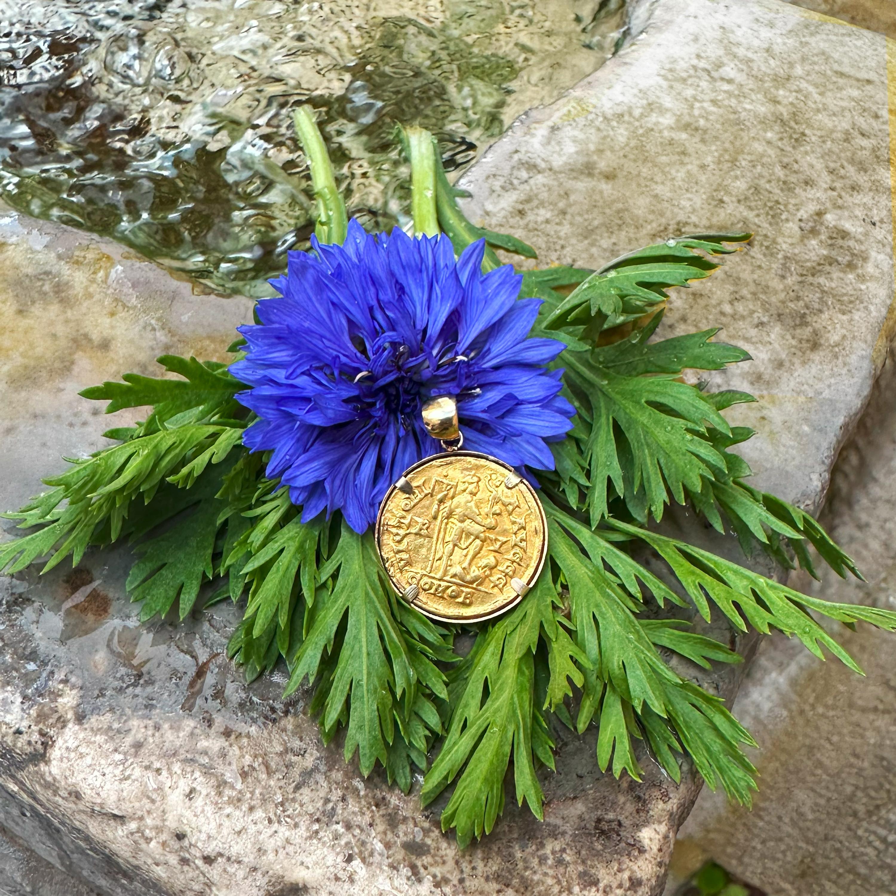 Ciondolo a forma di moneta d'oro bizantino antico e genuino dell'EMPERATORE HONORIUS (24 Kt) In condizioni Nuovo in vendita a Roma, IT