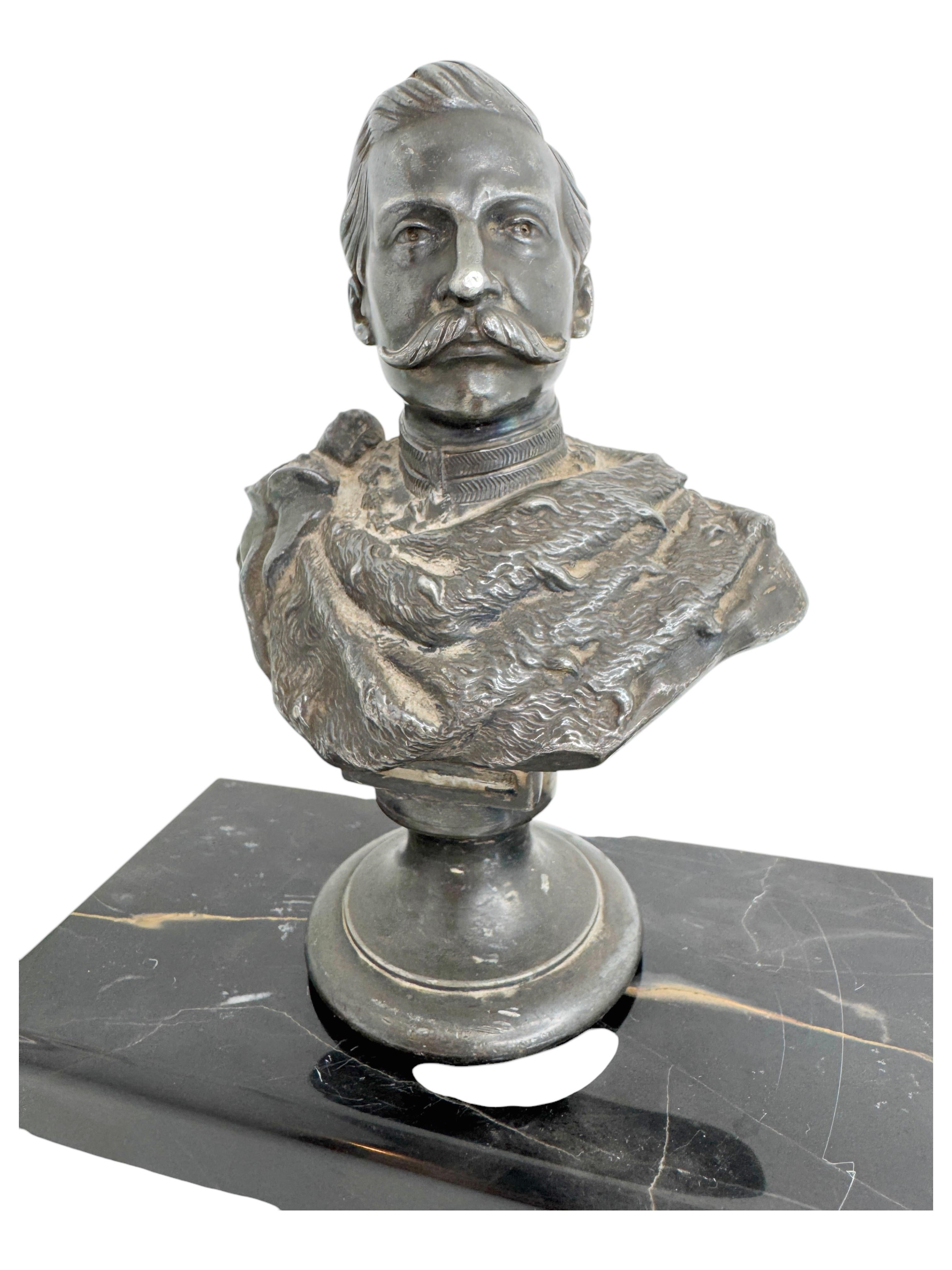 Metallo Imperatore Guglielmo II. Busto scultura su base di marmo Antico tedesco, 1900 in vendita