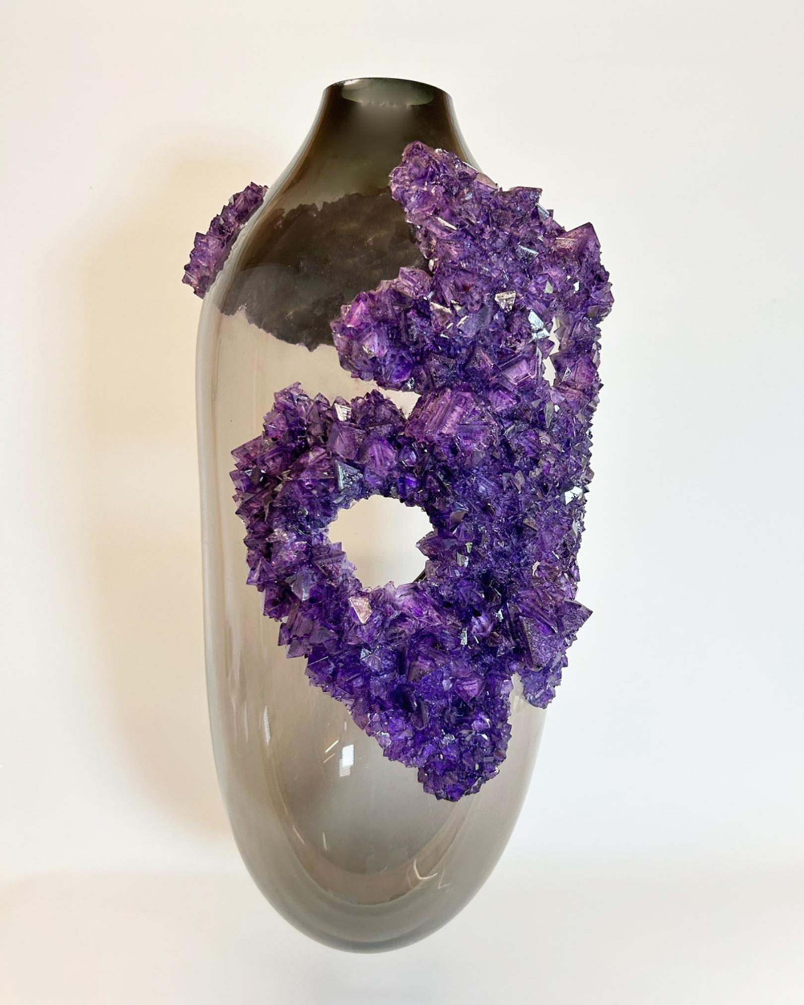 Emperors Breath Vessel 1 by Mark Sturkenboom
Dimensions: W 60 x D 30 x H 25 cm
Materials: Mouth Blown Glass, Overgrown Crystals


Mark Sturkenboom (Driebergen, 1983) is an artist that graduated with honors in 2012 at Artez Academy for the Arts in